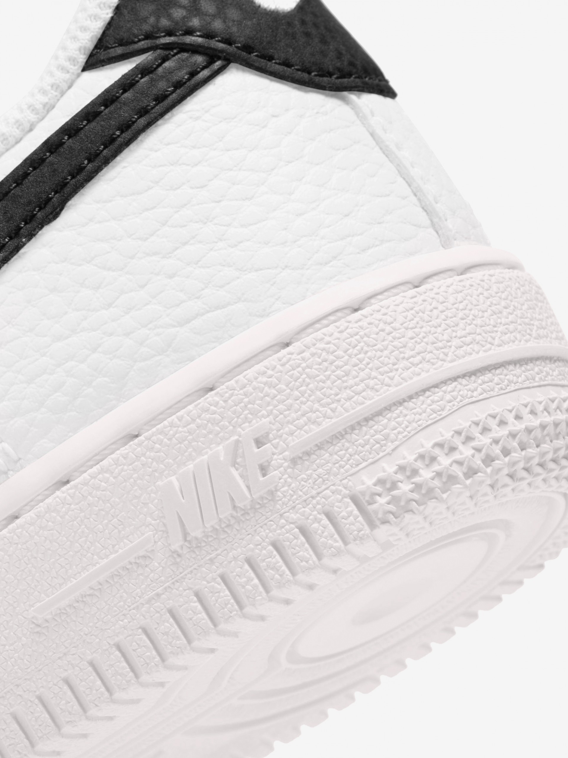 Nike Air Force 1 White and Black Junior Sneakers