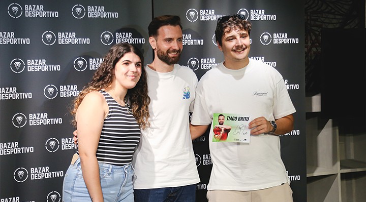 Bazar Desportivo x New Balance con aparicin especial de Tiago Brito