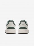 On Running The Roger Advantage White and Green Sneakers On Running The Roger Advantage White and Green Sneakers
