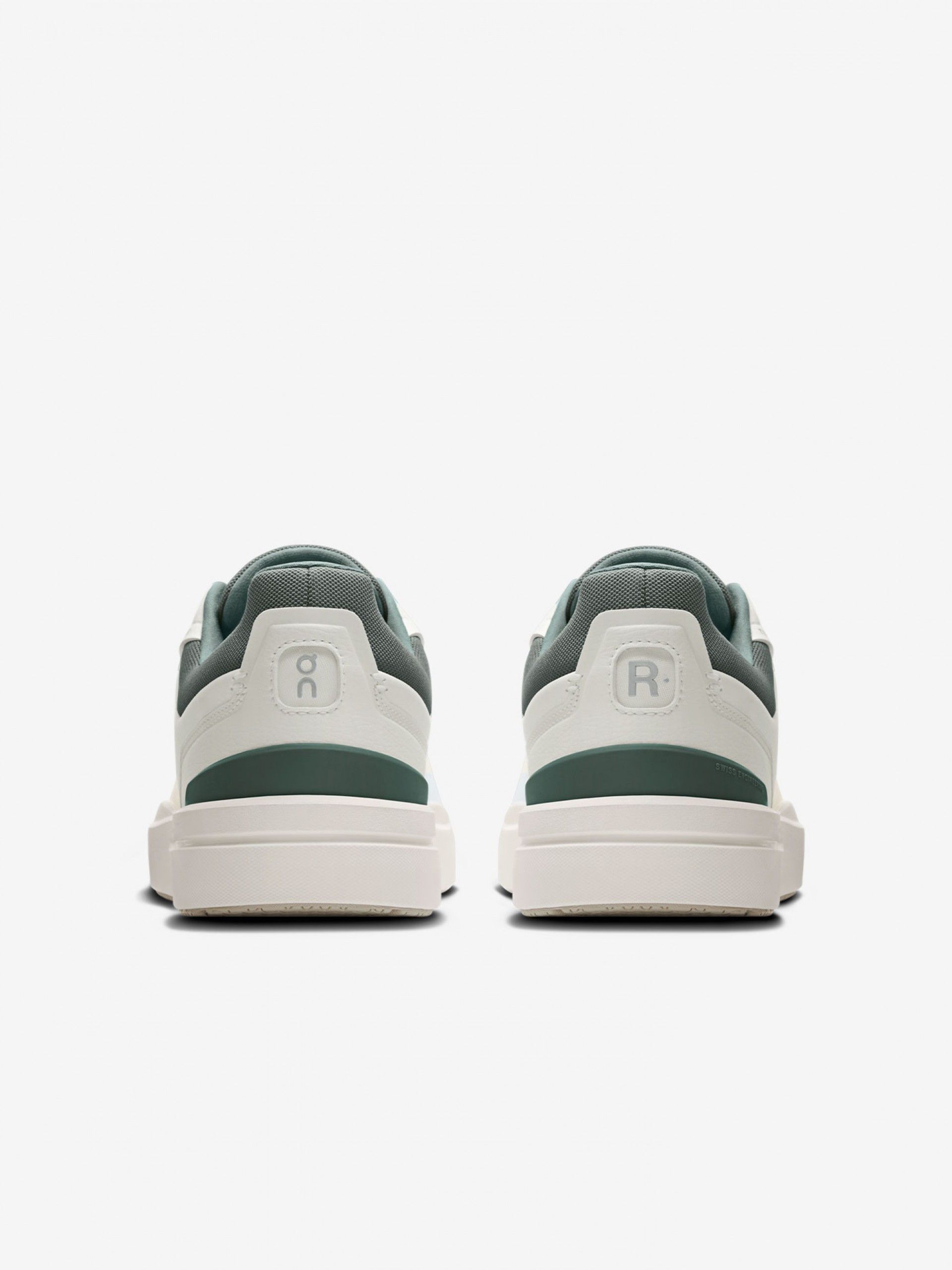 On Running The Roger Advantage White and Green Sneakers