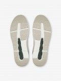 On Running The Roger Advantage White and Green Sneakers On Running The Roger Advantage White and Green Sneakers