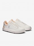 On Running The Roger Advantage White and Pink W Sneakers On Running The Roger Advantage White and Pink W Sneakers