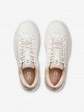 On Running The Roger Advantage White and Pink W Sneakers On Running The Roger Advantage White and Pink W Sneakers