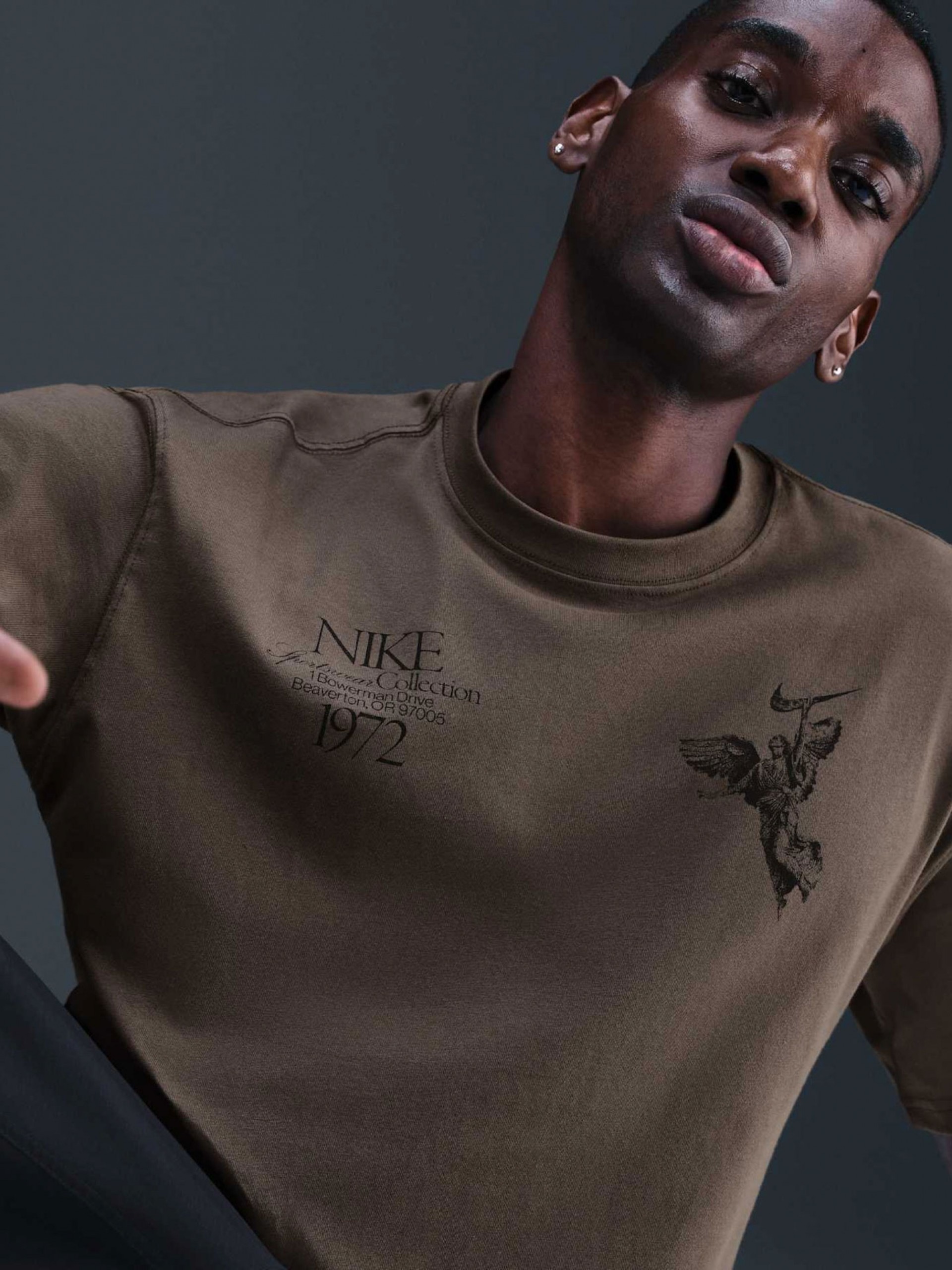 T-shirt Nike Sportswear Max90 Wings Victory Castanha Para Homem