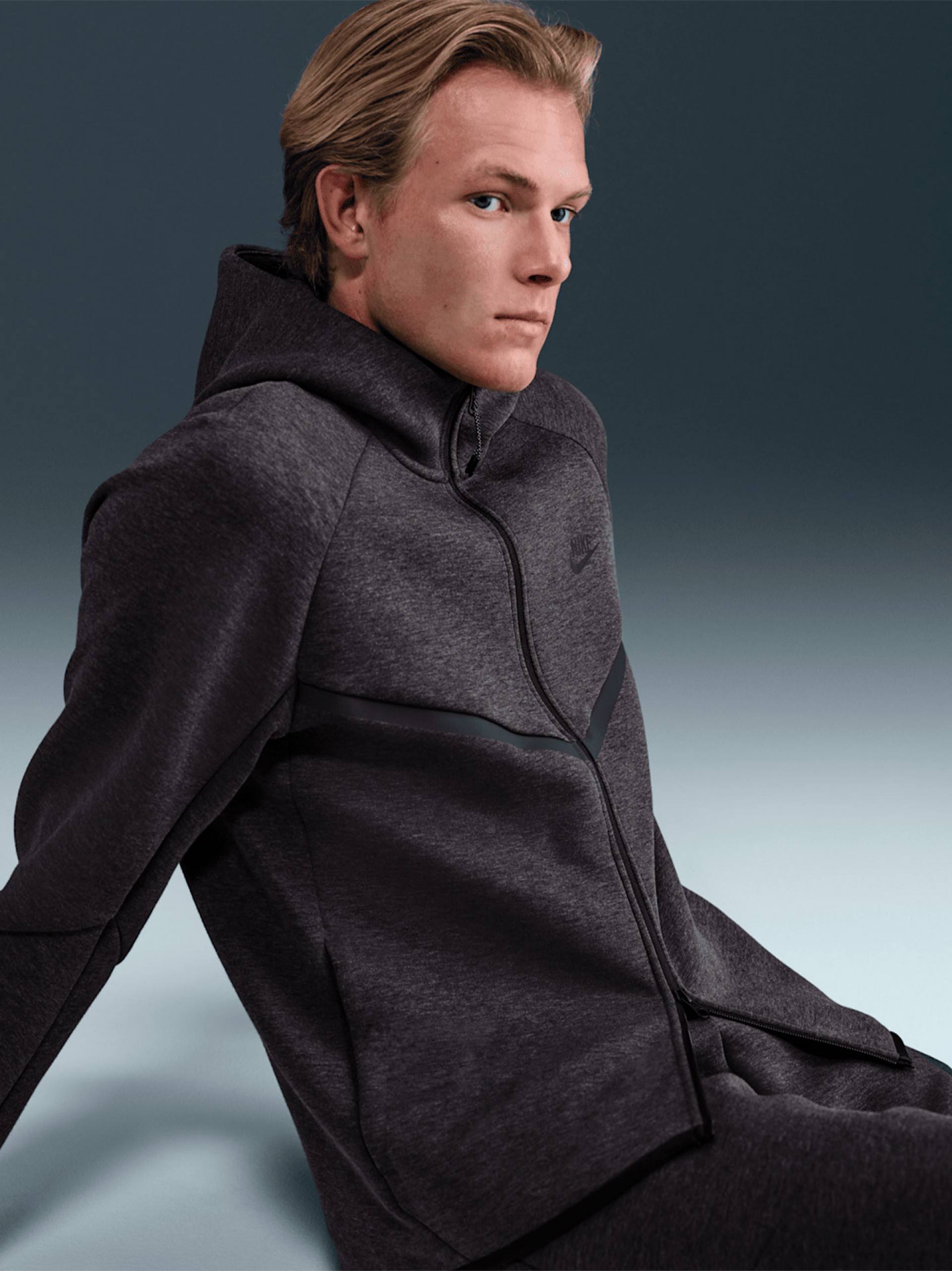 Chaqueta con Capucha Nike Tech Fleece Windrunner Gris y Negra Para Hombre