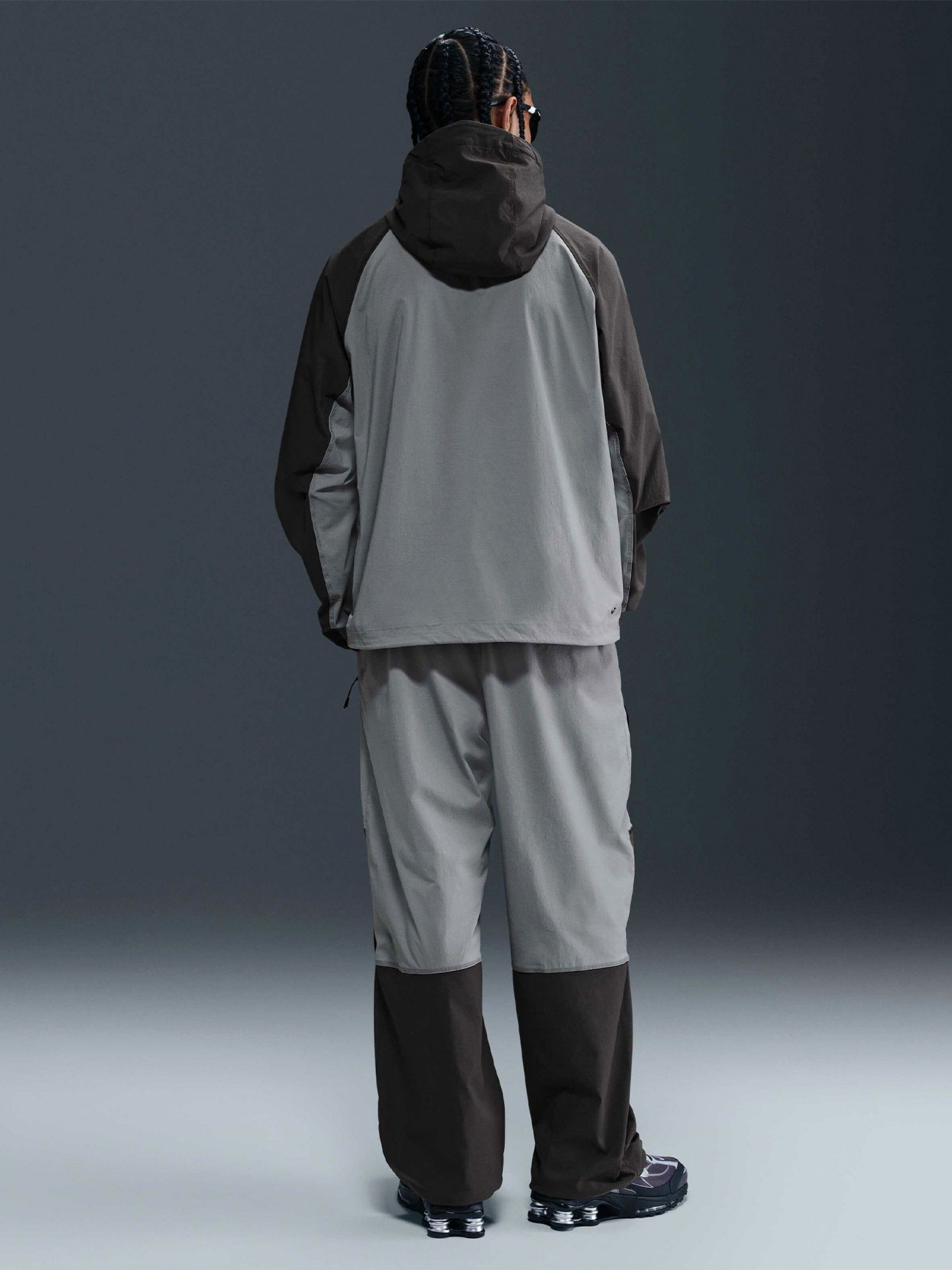 Chaqueta Cortavientos con Capucha Nike Tech Woven Gris Para Hombre