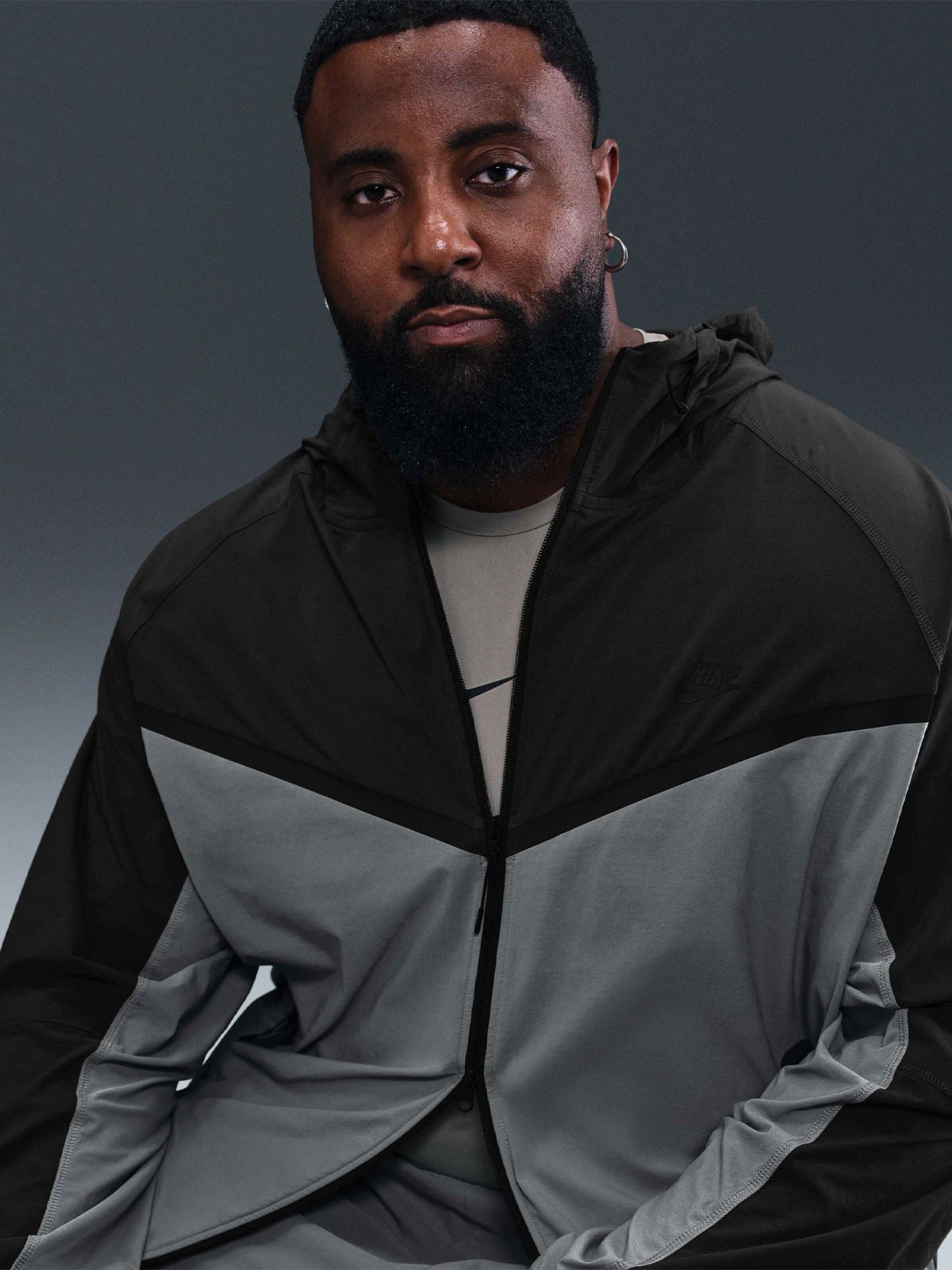 Chaqueta Cortavientos con Capucha Nike Tech Woven Gris Para Hombre