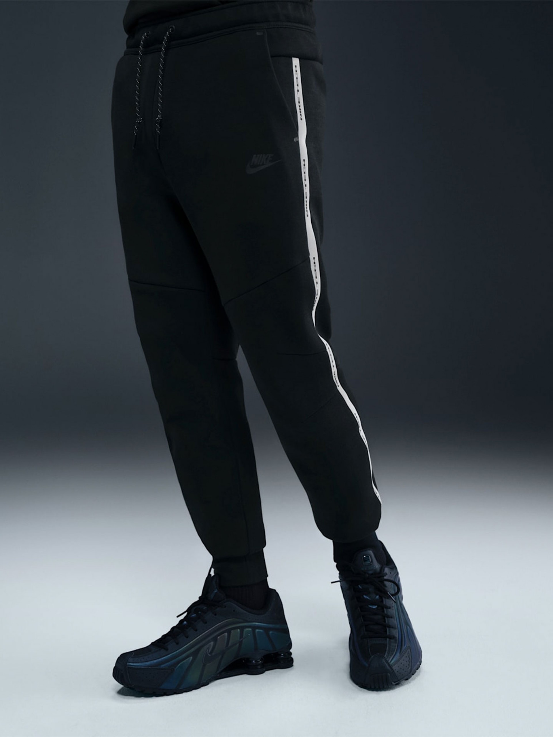 Nike Tech Fleece Reflective Black Trousers For Men