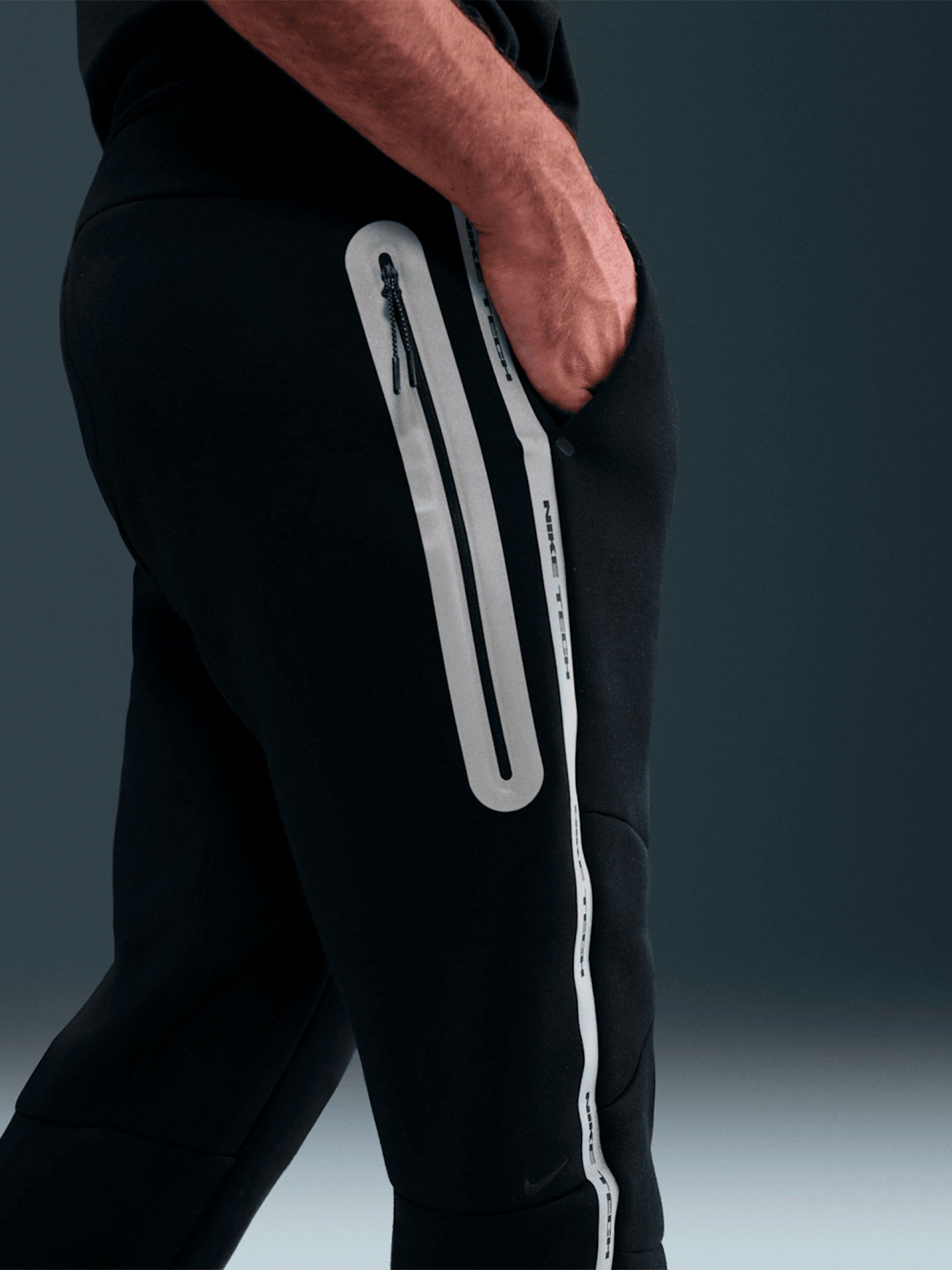 Nike Tech Fleece Reflective Black Trousers For Men