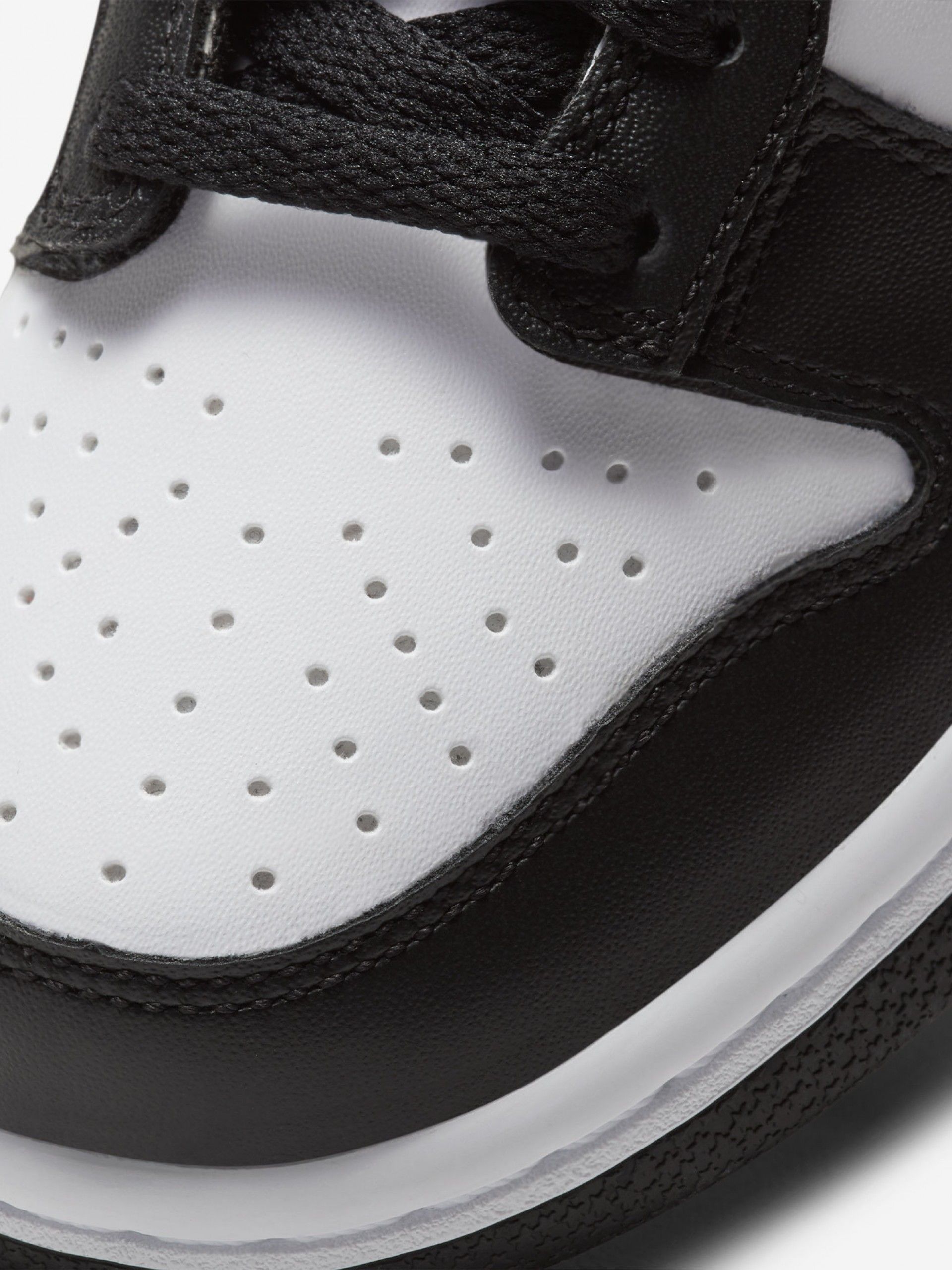 Nike Dunk Low Black and White Junior Sneakers