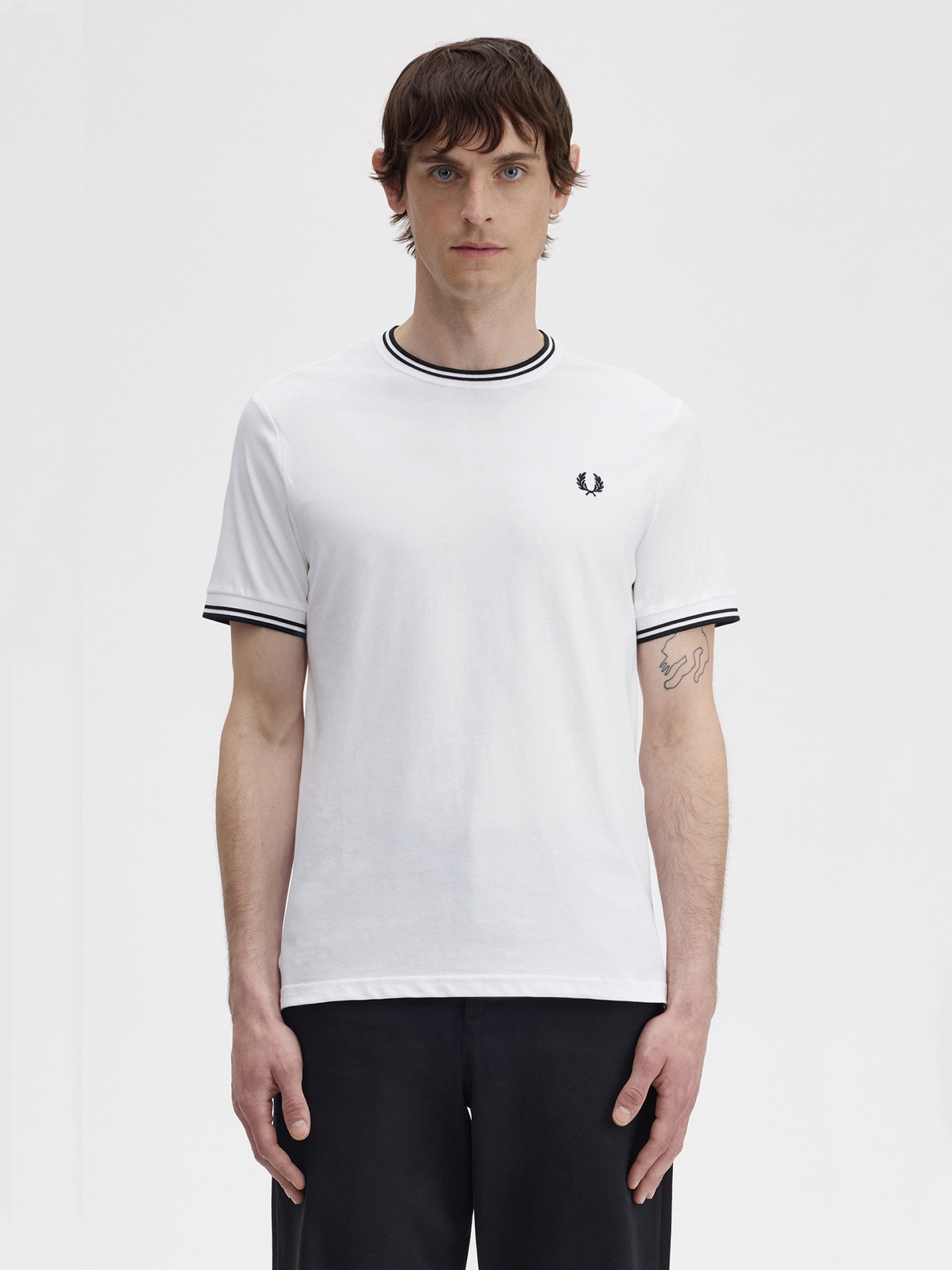 Camiseta Fred Perry Twin Tipped Blanca y Negra