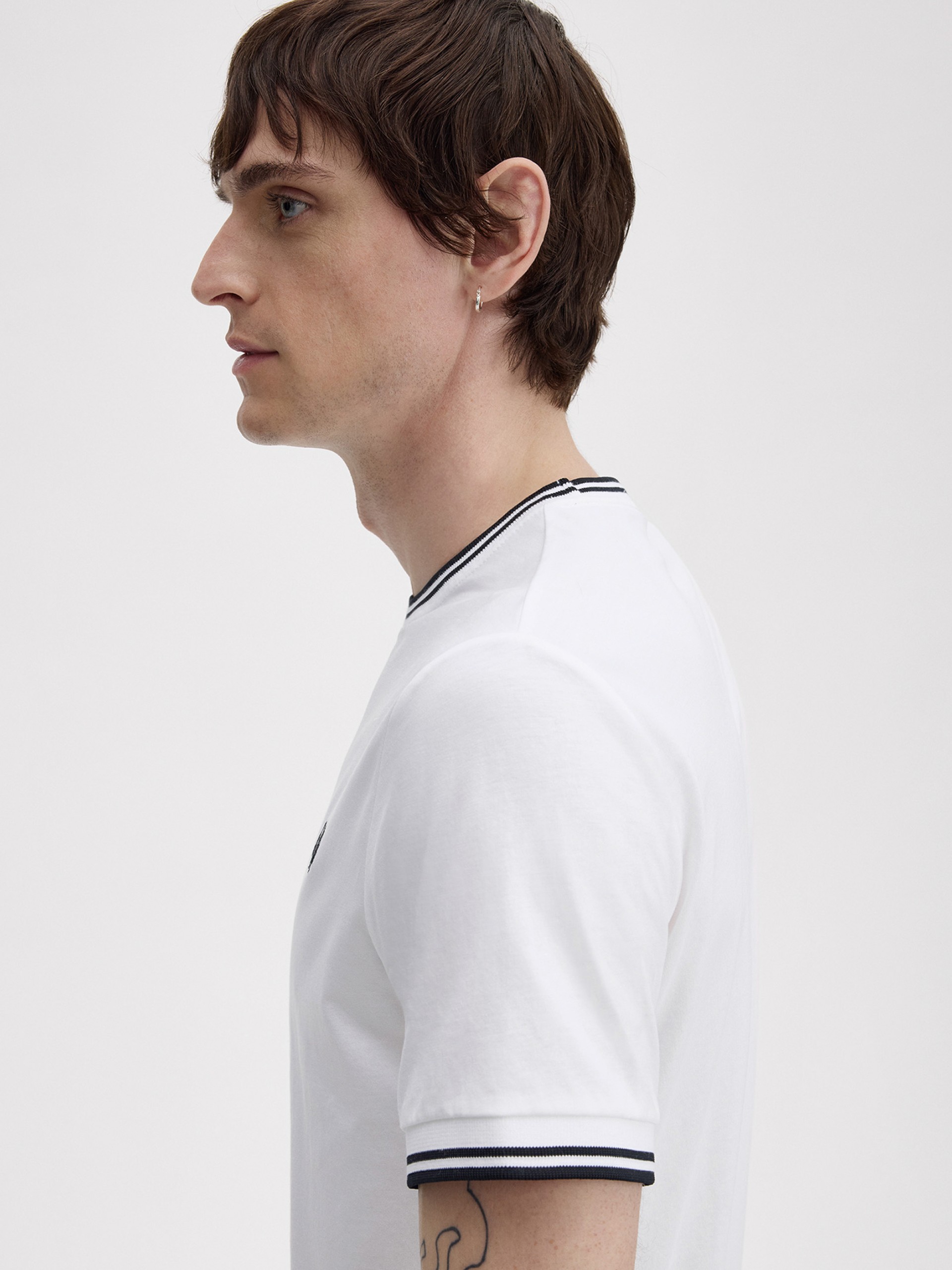 Camiseta Fred Perry Twin Tipped Blanca y Negra