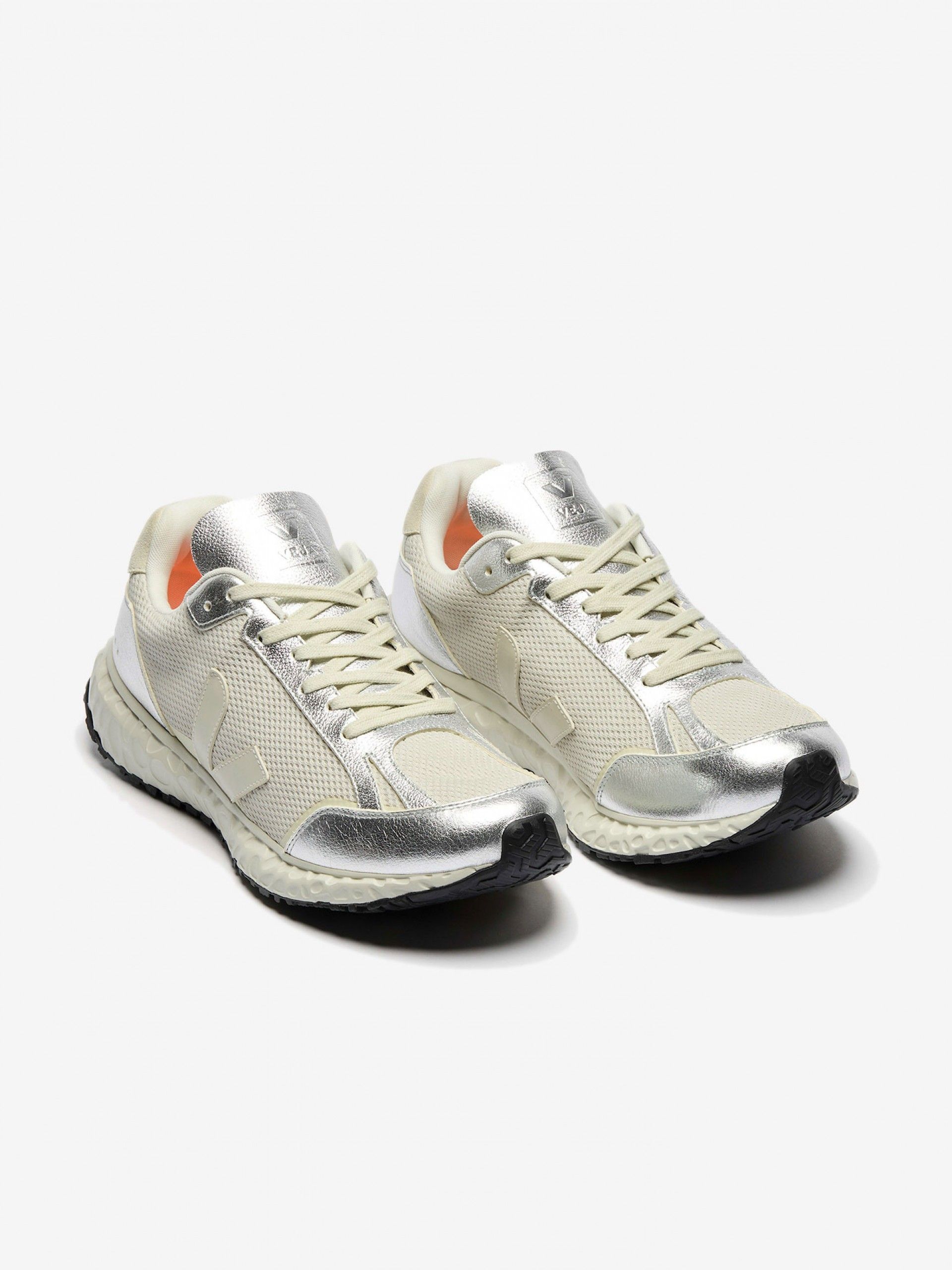 Zapatillas Veja Condor Royale Alveomesh Beige y Plateadas