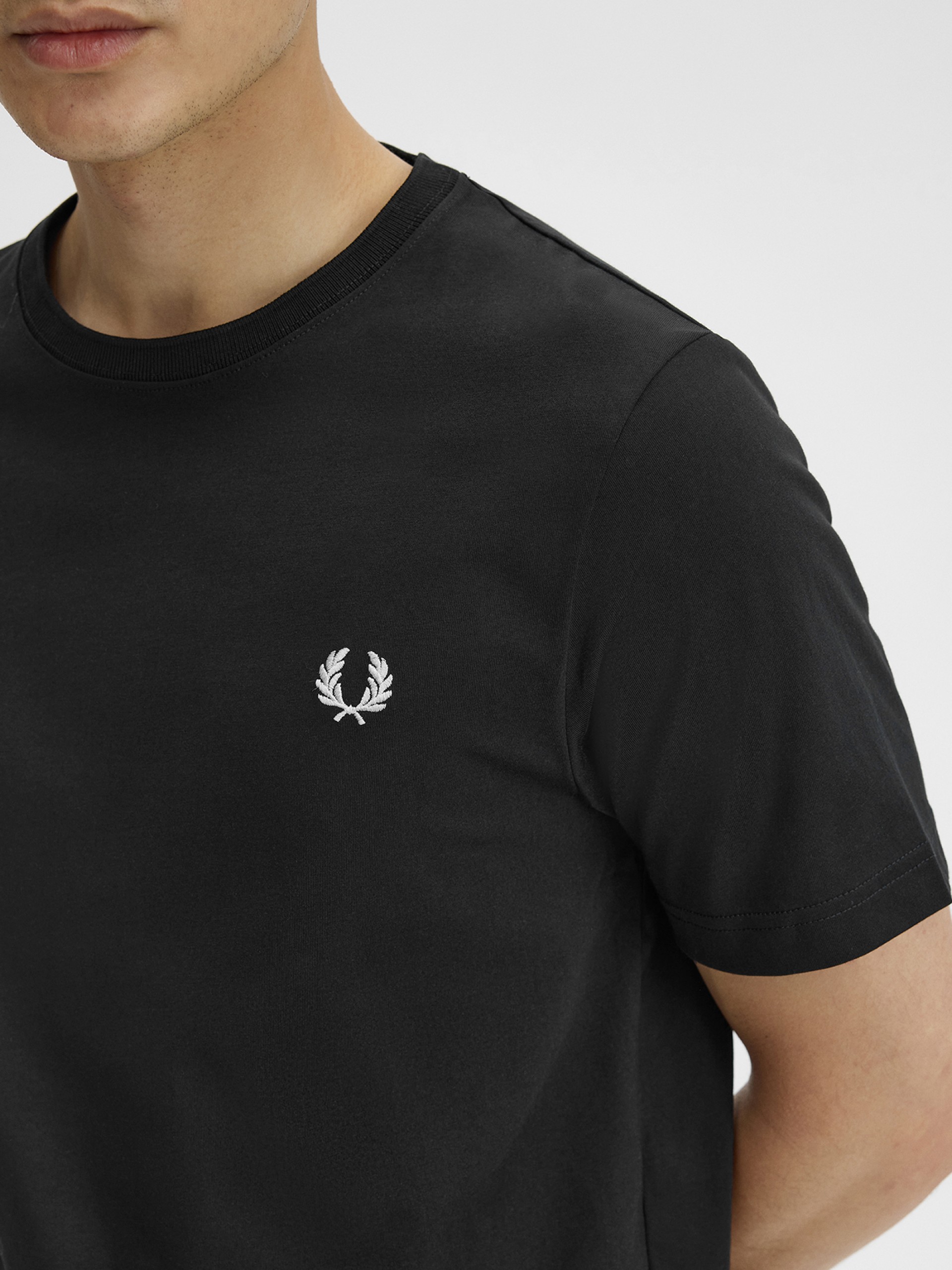 Camiseta Fred Perry Crew Neck Negra