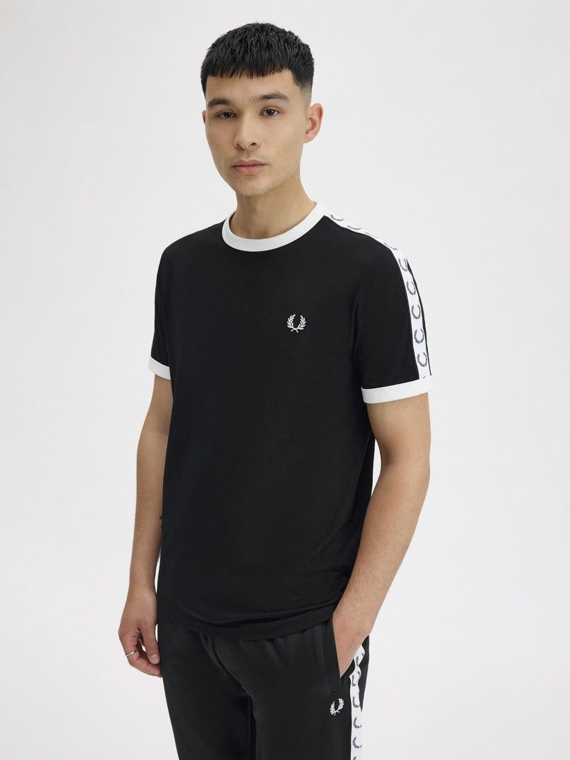 Camiseta Fred Perry Taped Ringer Negra y Blanca