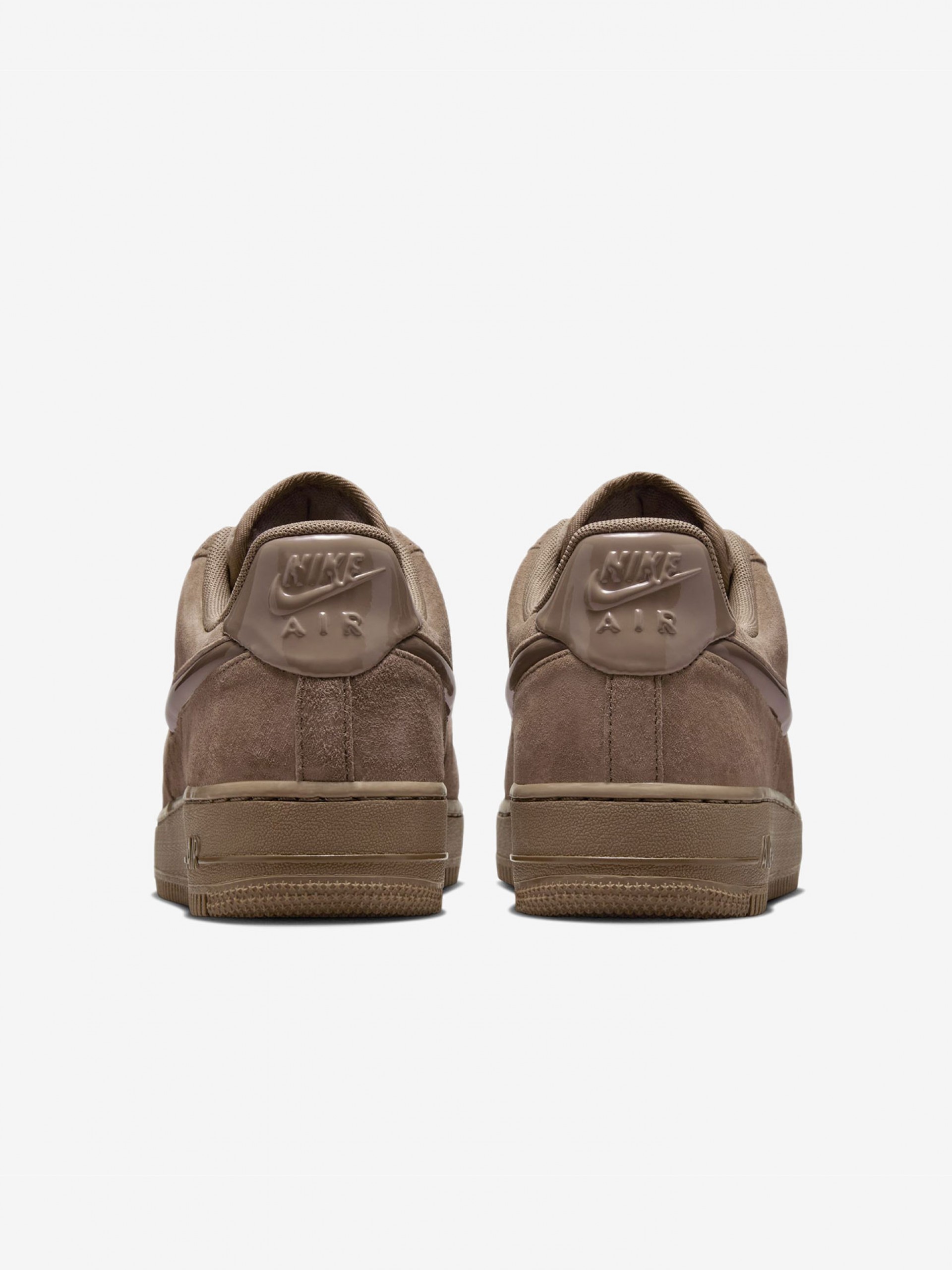 Sapatilhas Nike Air Force 1 07 Castanhas Em Camurça Para Mulher