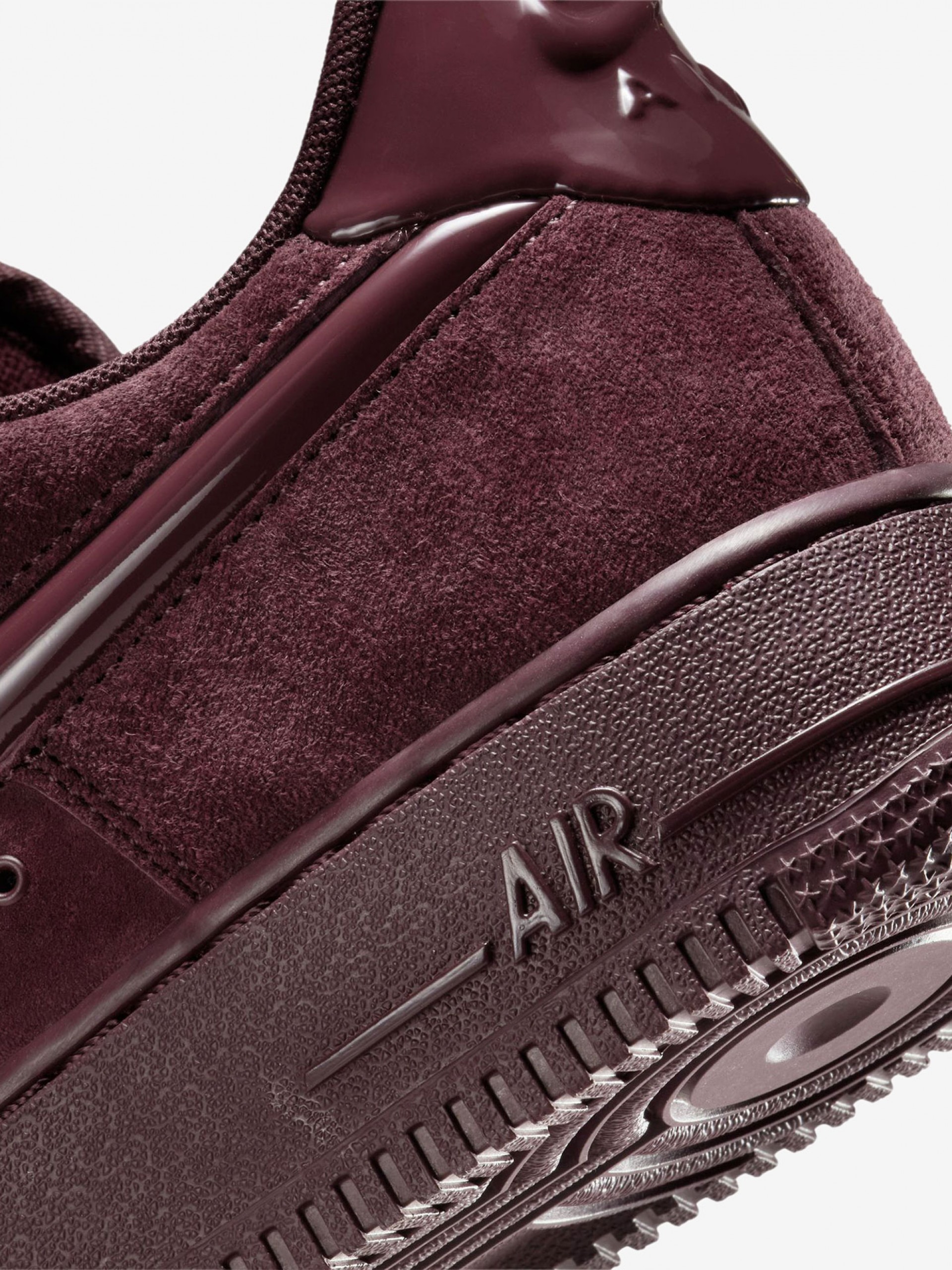 Sapatilhas Nike Air Force 1 07 Bordeaux Em Camurça Para Mulher