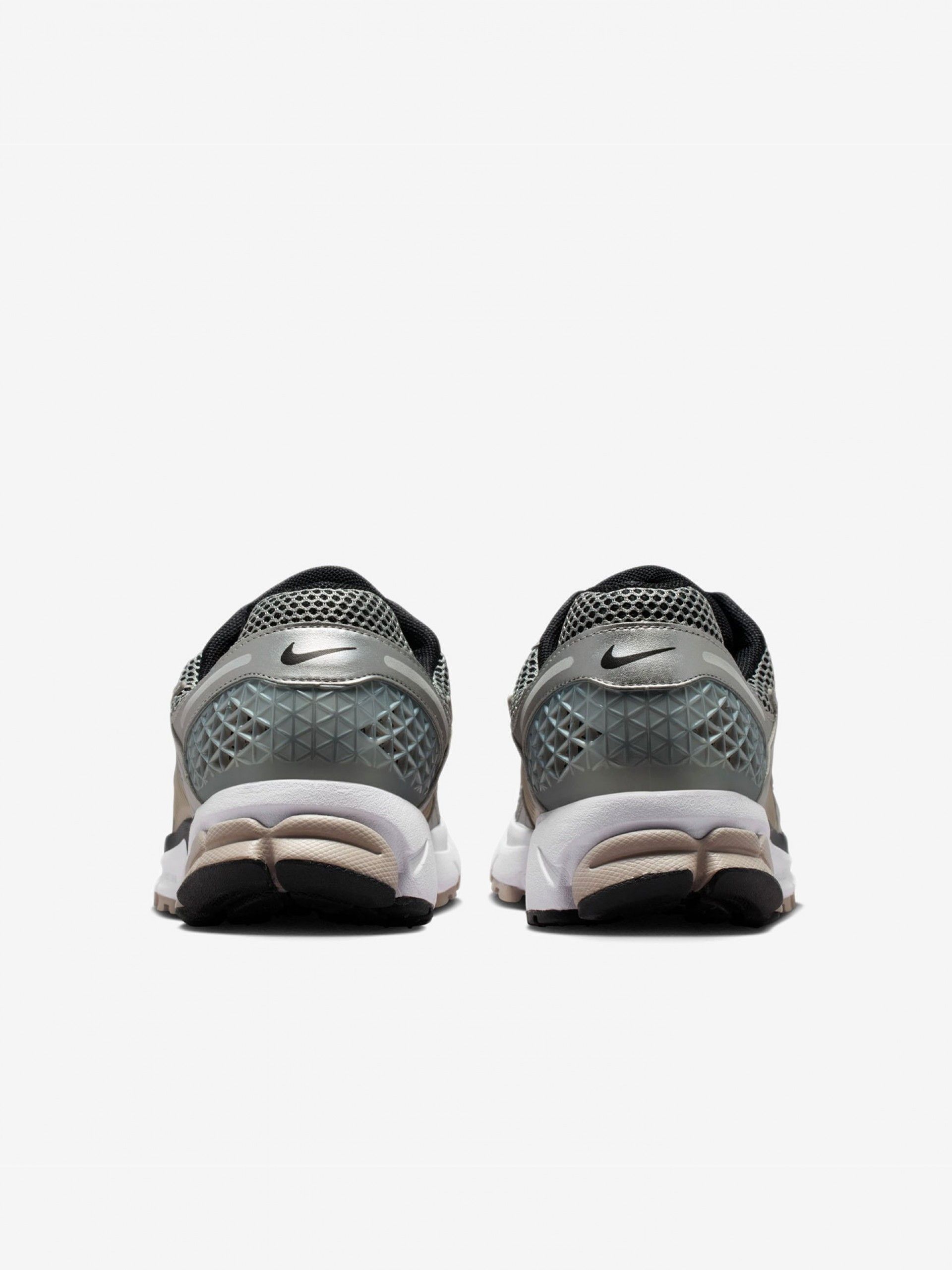 Sapatilhas Nike Zoom Vomero 5 Cinzentas e Bege Para Homem