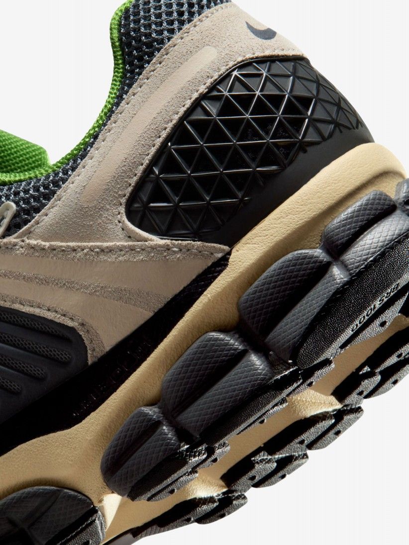 Zapatillas Nike Zoom Vomero 5 Beige y Grises Para Hombre