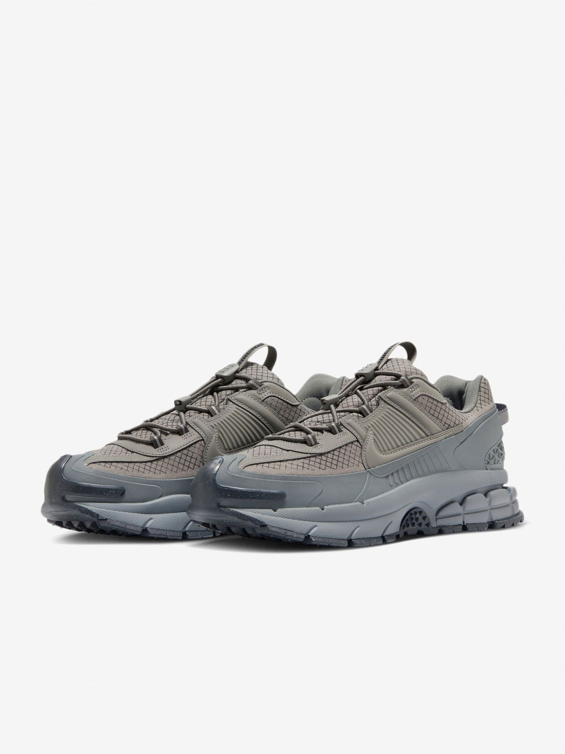Nike Zoom Vomero Roam Winterized Grey Sneakers For Men