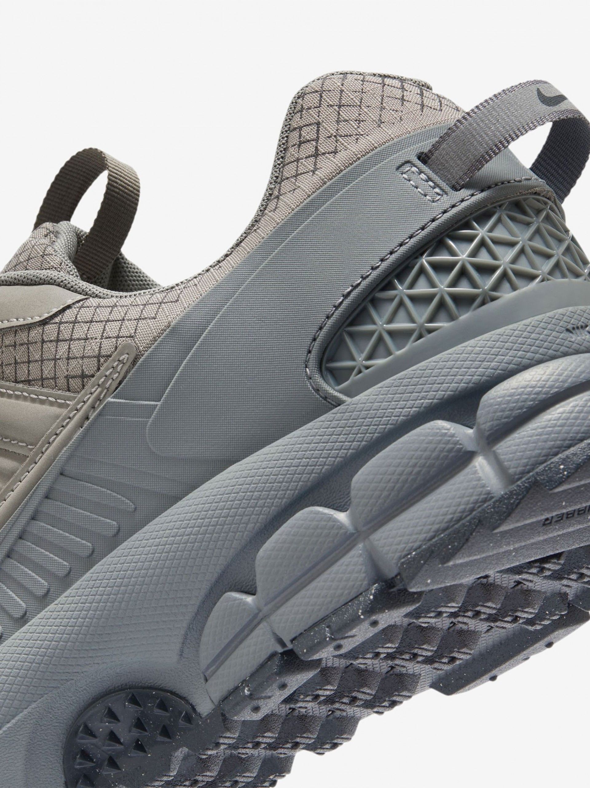 Nike Zoom Vomero Roam Winterized Grey Sneakers For Men