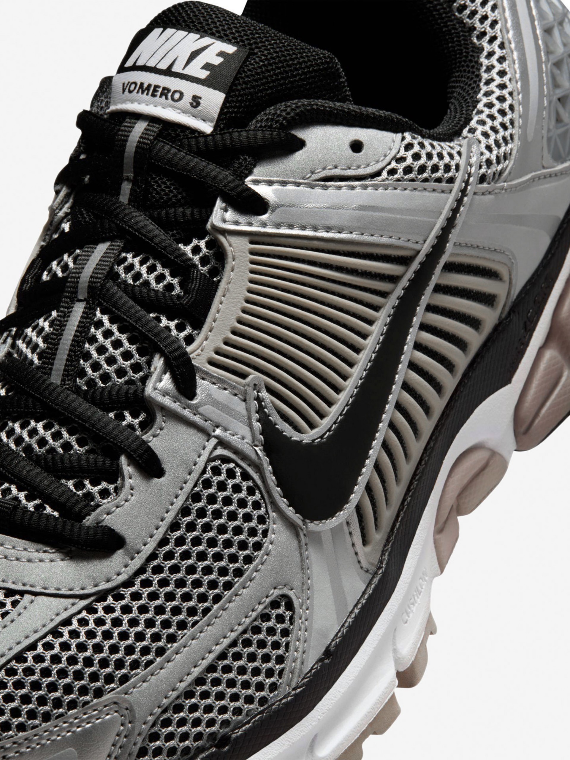 Zapatillas Nike Zoom Vomero 5 Grises y Beige Para Hombre