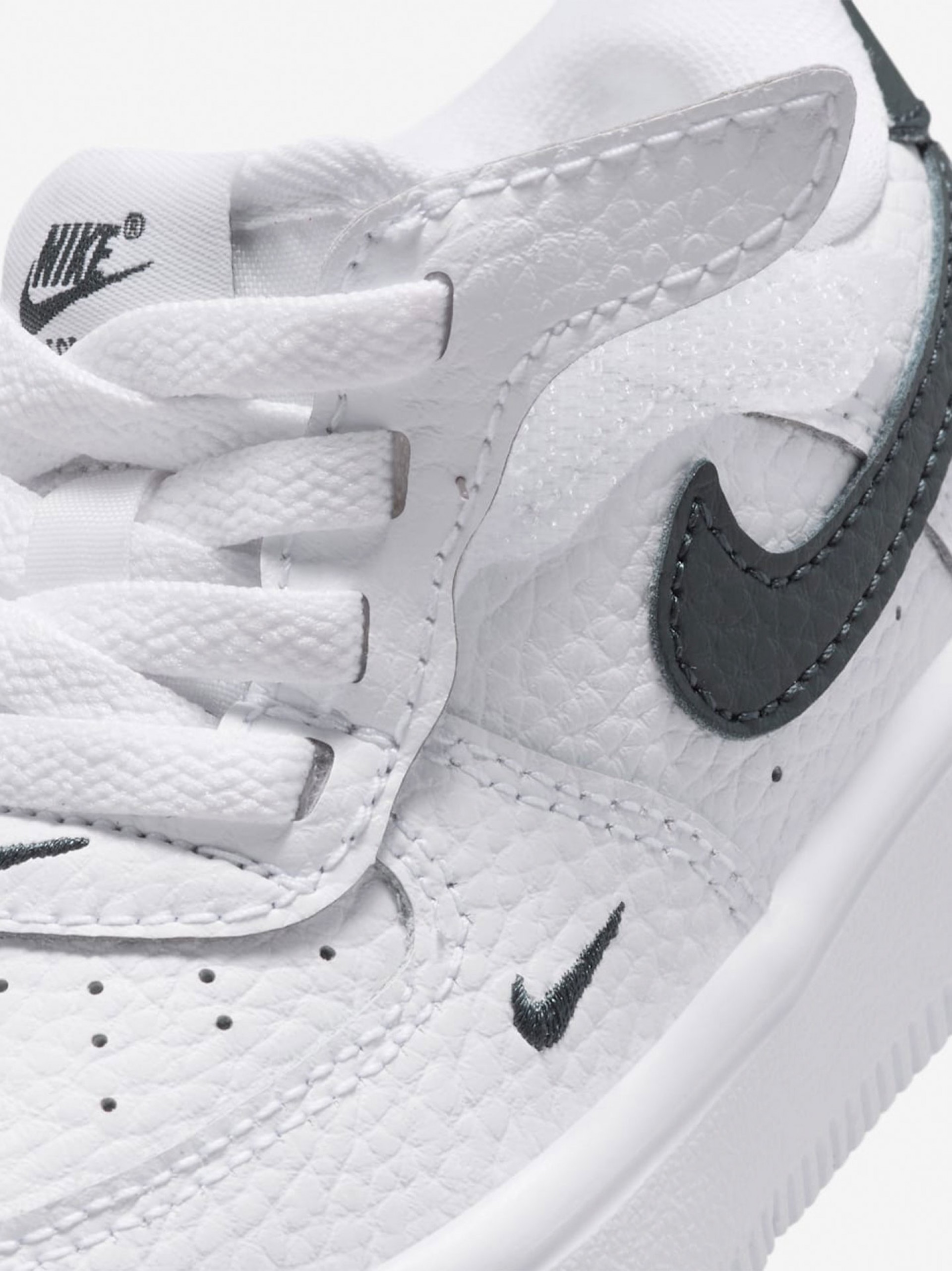 Sapatilhas Nike Force 1 Low Easy-On Brancas e Pretas Para Bebé