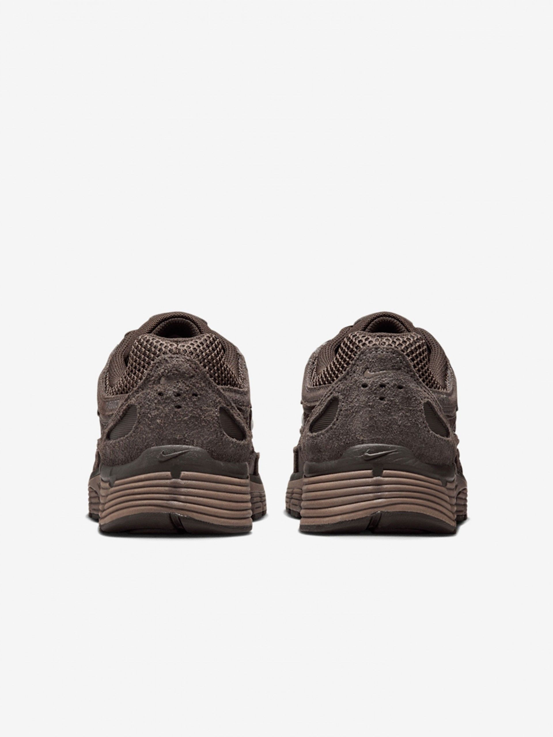 Zapatillas Nike P-6000 Marrones de Gamuza Para Hombre
