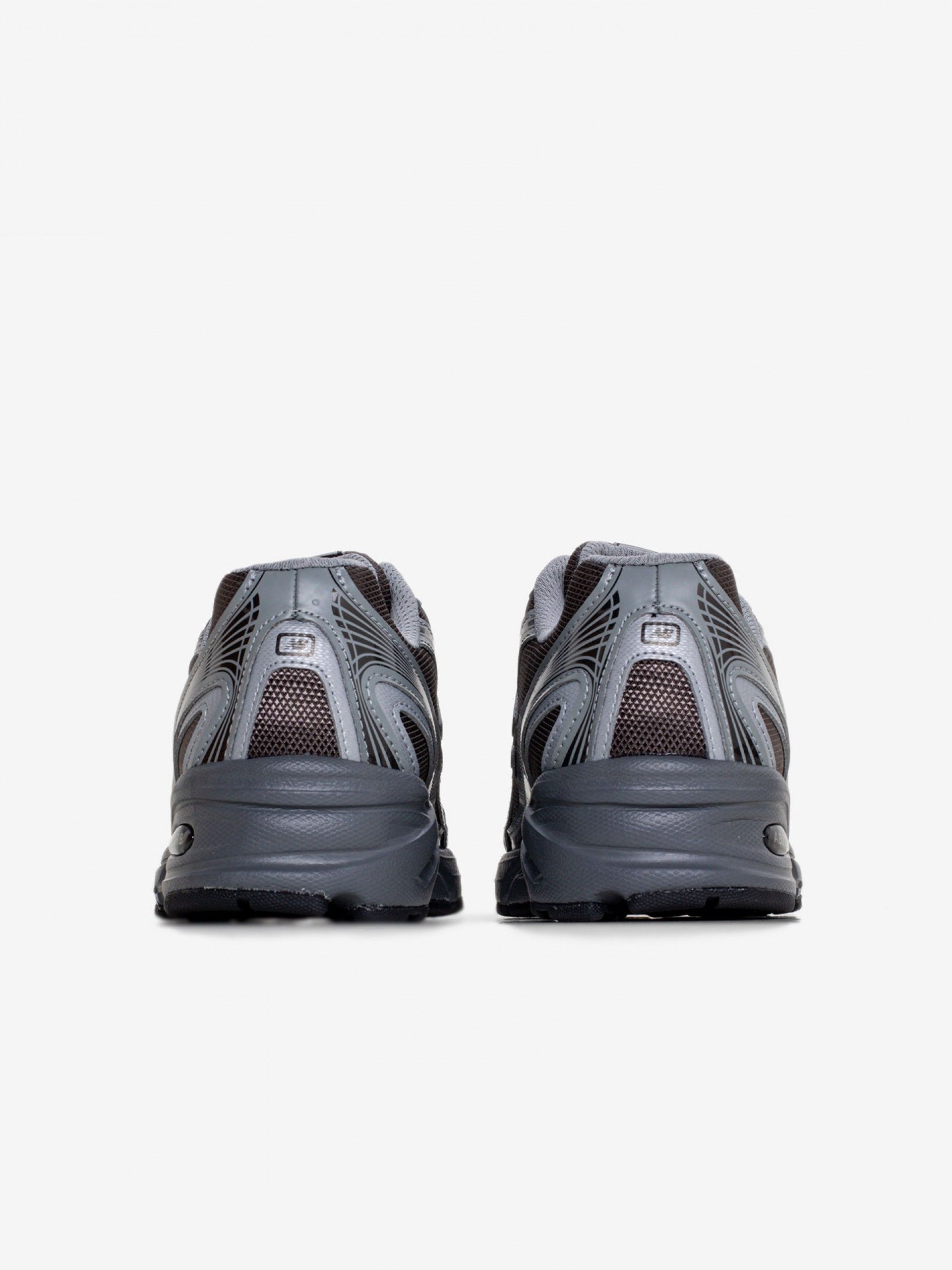 Sapatilhas New Balance U740 V2 Castanhas e Cinzentas