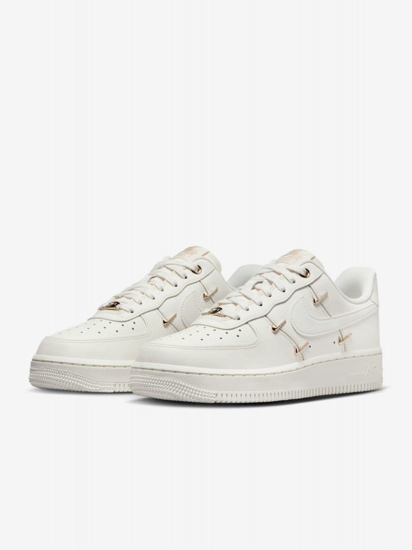 Nike Air Force 1 07 LX Beige and Golden Sneakers For Women Nike Air Force 1 07 LX Beige and Golden Sneakers For Women