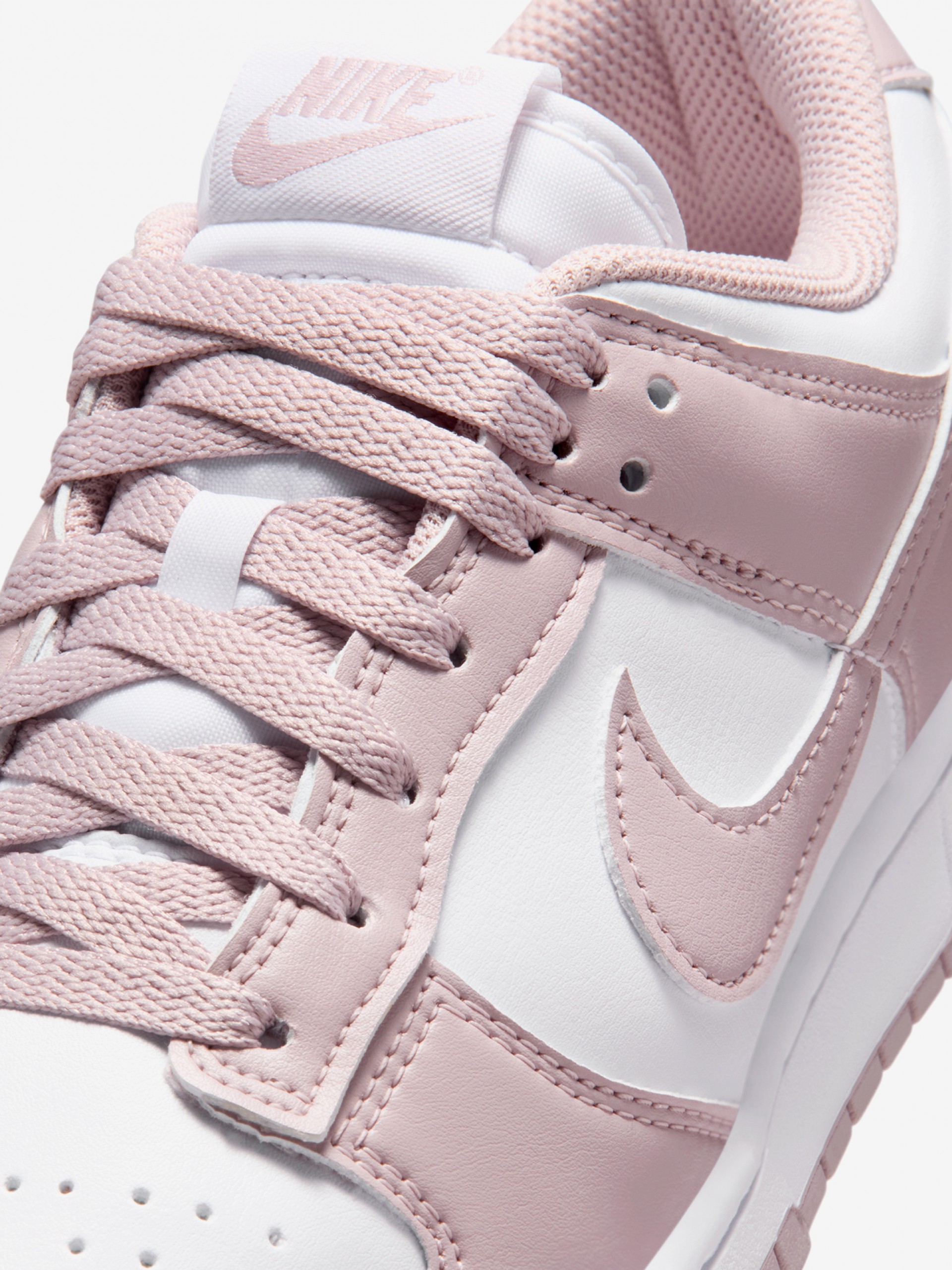 Sapatilhas Nike Dunk Low Rosa e Brancas Para Mulher