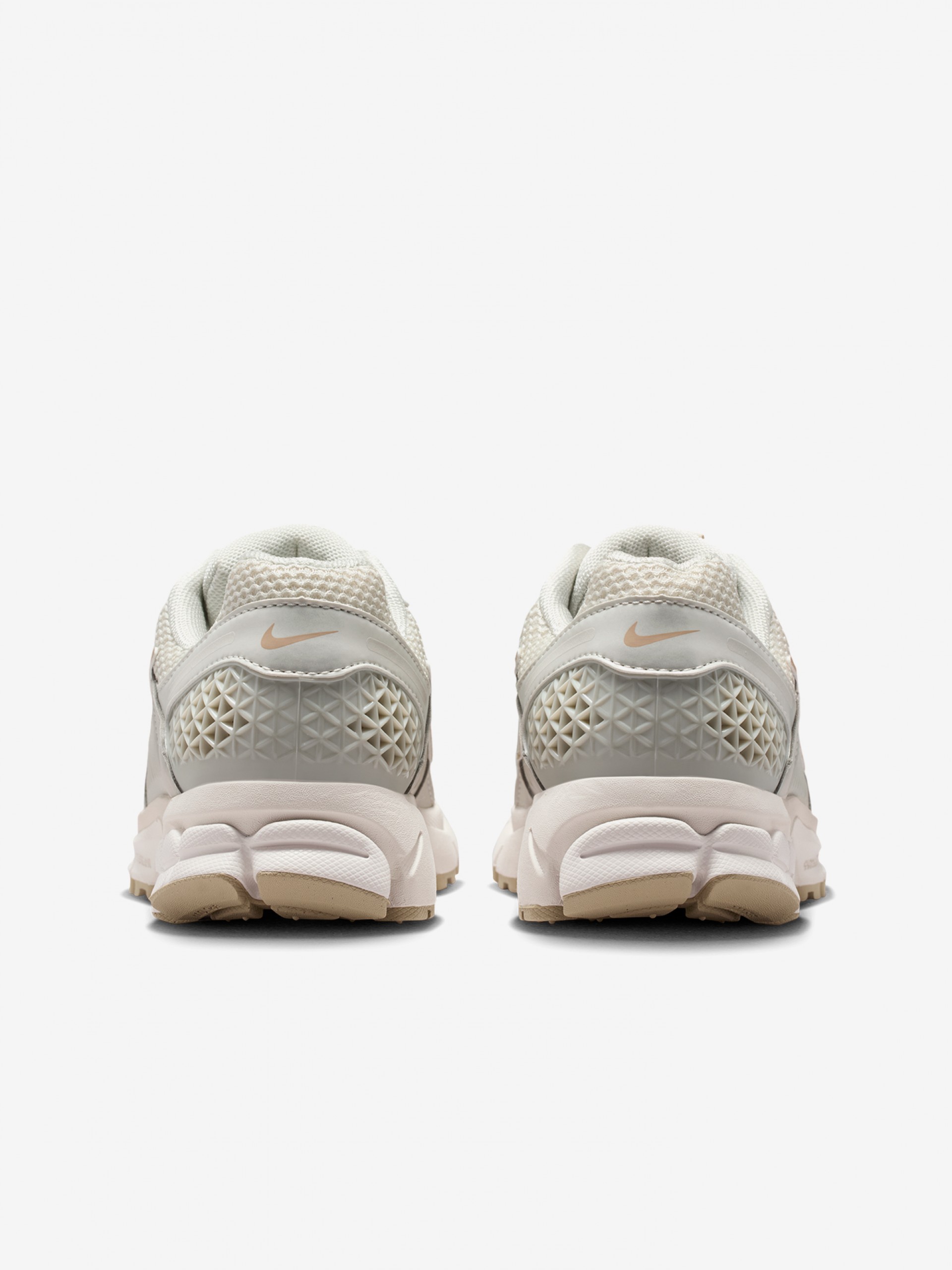 Zapatillas Nike Zoom Vomero 5 Grises y Beige Para Mujer