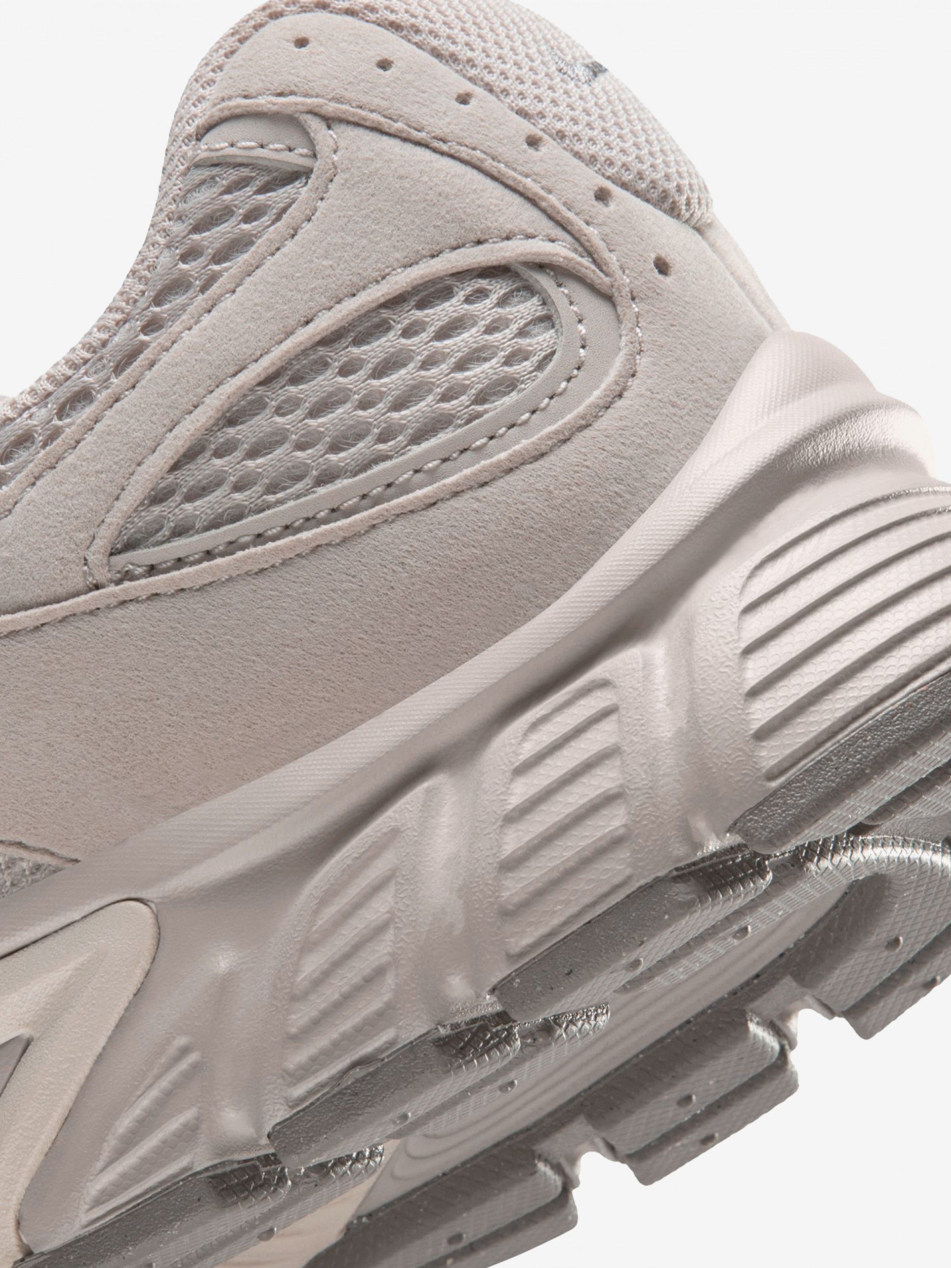 Zapatillas Nike V5 RNR Grises Con Gamuza Para Mujer