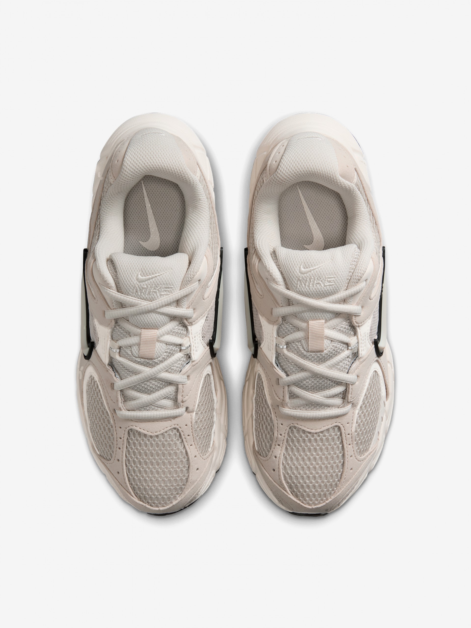 Sapatilhas Nike V5 RNR Bege e Brancas Com Camurça Para Mulher