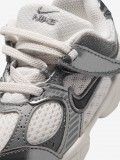 Sapatilhas Nike V5 RNR Brancas e Prateadas Para Beb�