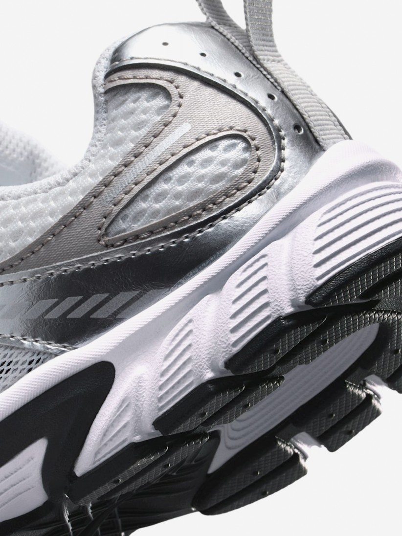 Sapatilhas Nike V5 RNR Brancas e Prateadas Para Crian�a