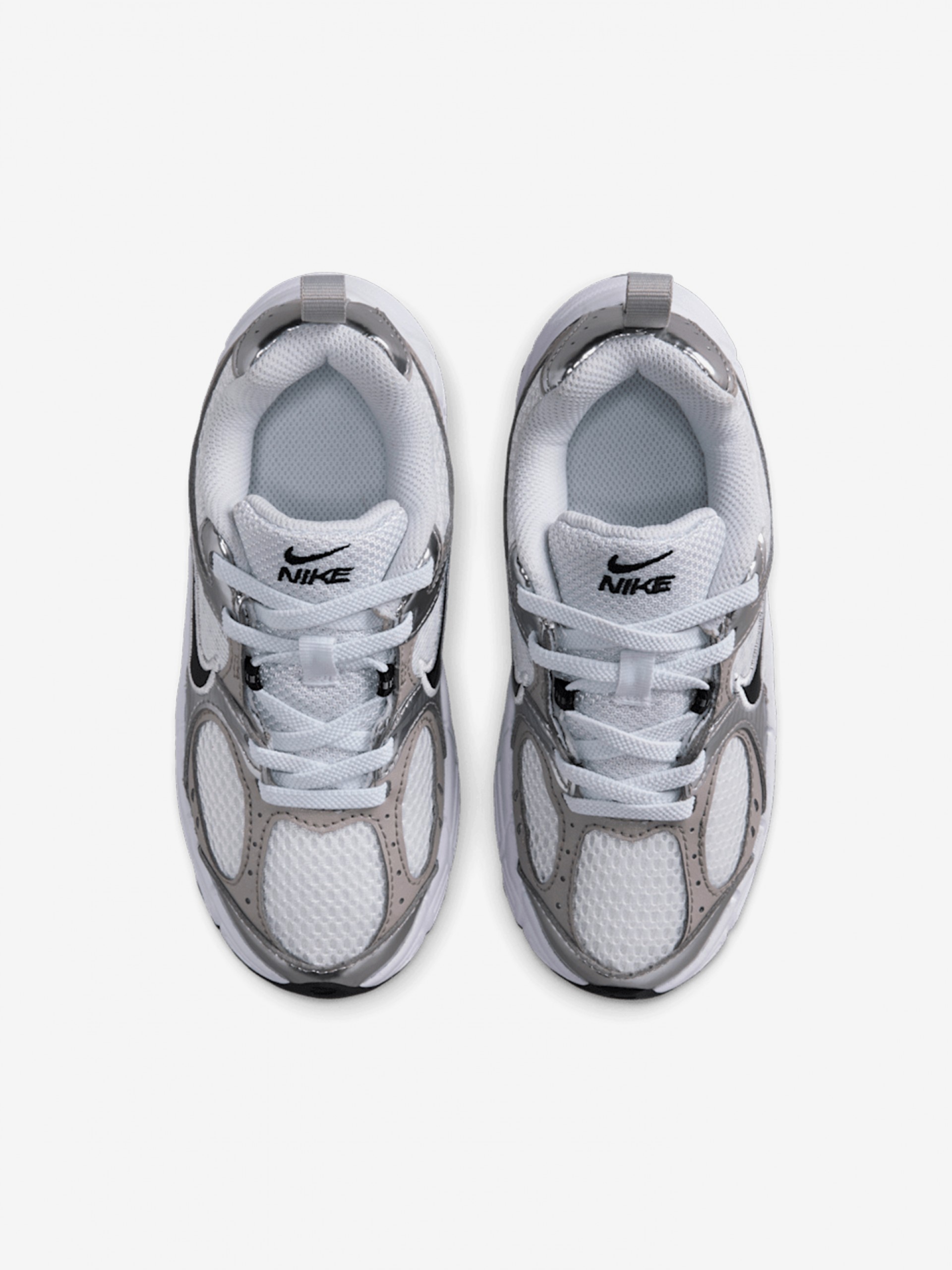 Zapatillas Nike V5 RNR Blancas y Plateadas Para Niño