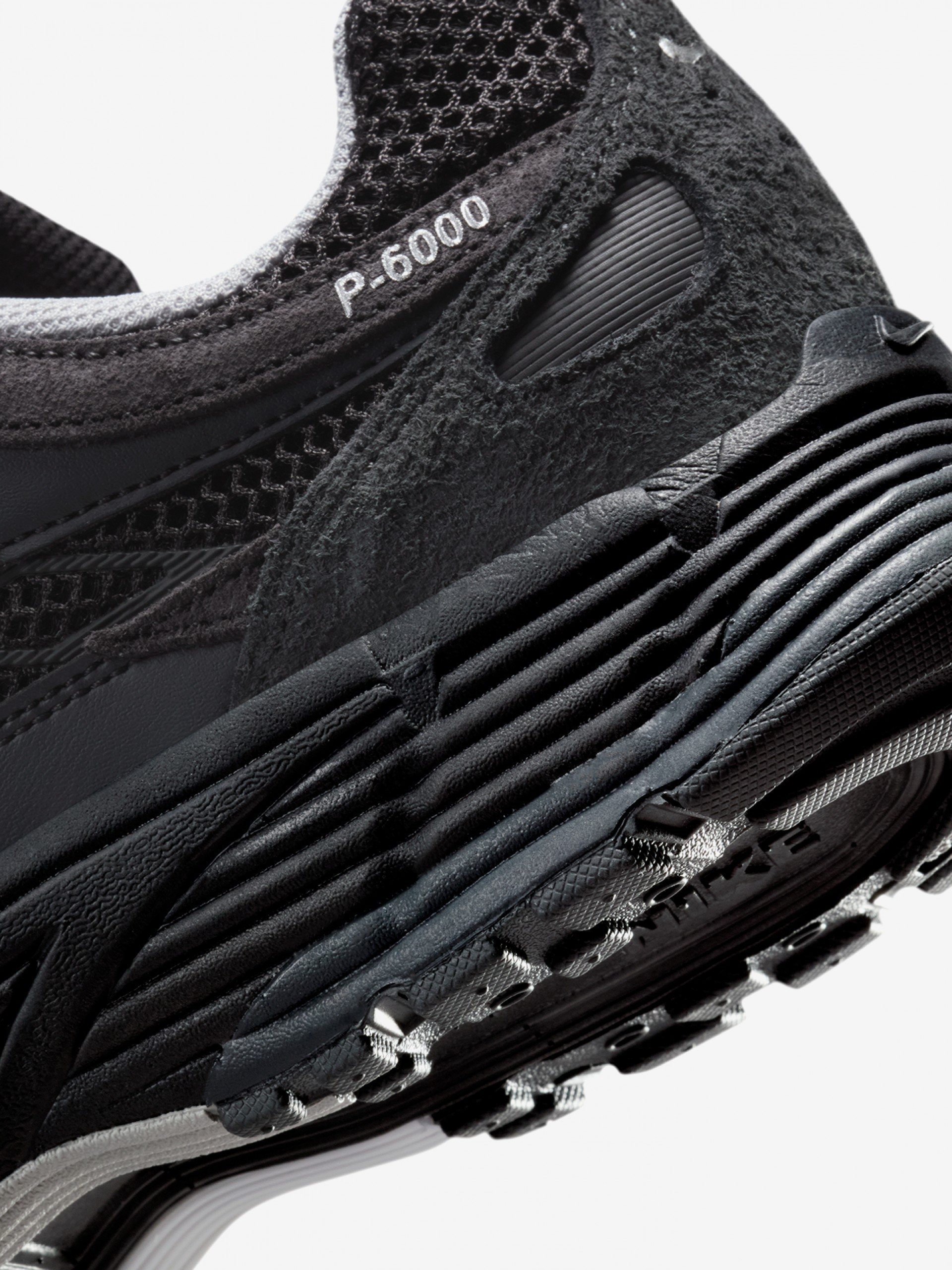 Sapatilhas Nike P-6000 Pretas e Prateadas Em Camurça Para Homem