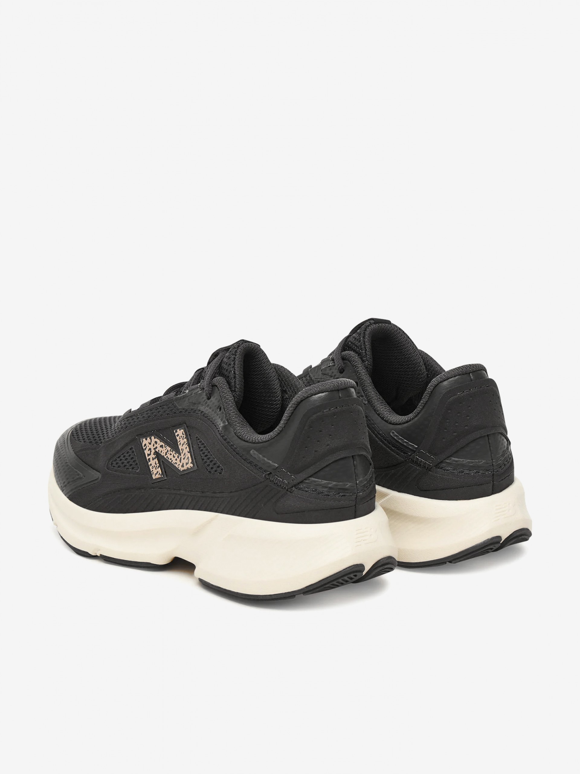 Zapatillas de Entrenamiento New Balance CTLYST v1 Negras y Beige Para Mujer