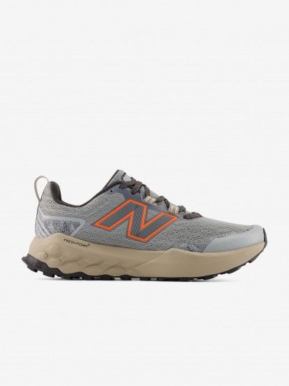 Sapatilhas de Trail New Balance Fresh Foam X Garo� v2 Cinzentas e Laranja Para Homem
