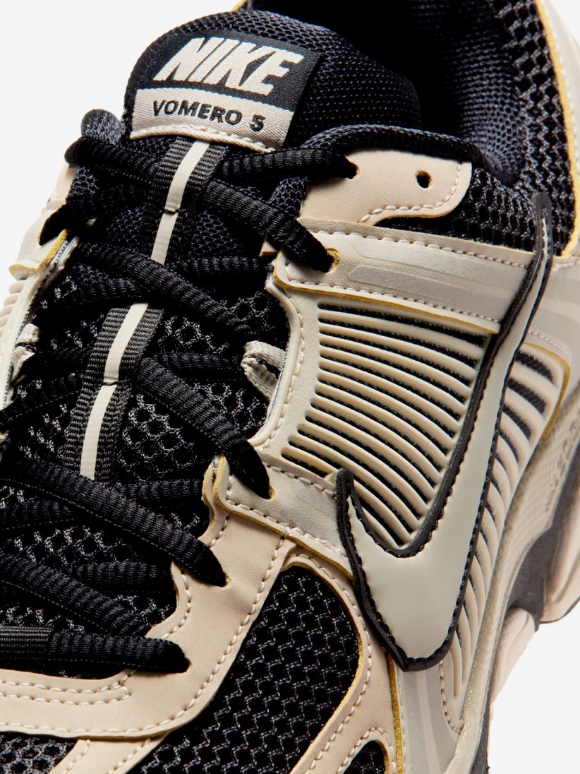 Zapatillas Nike Zoom Vomero 5 Beige y Negras Para Hombre