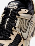 Zapatillas Nike Zoom Vomero 5 Beige y Negras Para Hombre