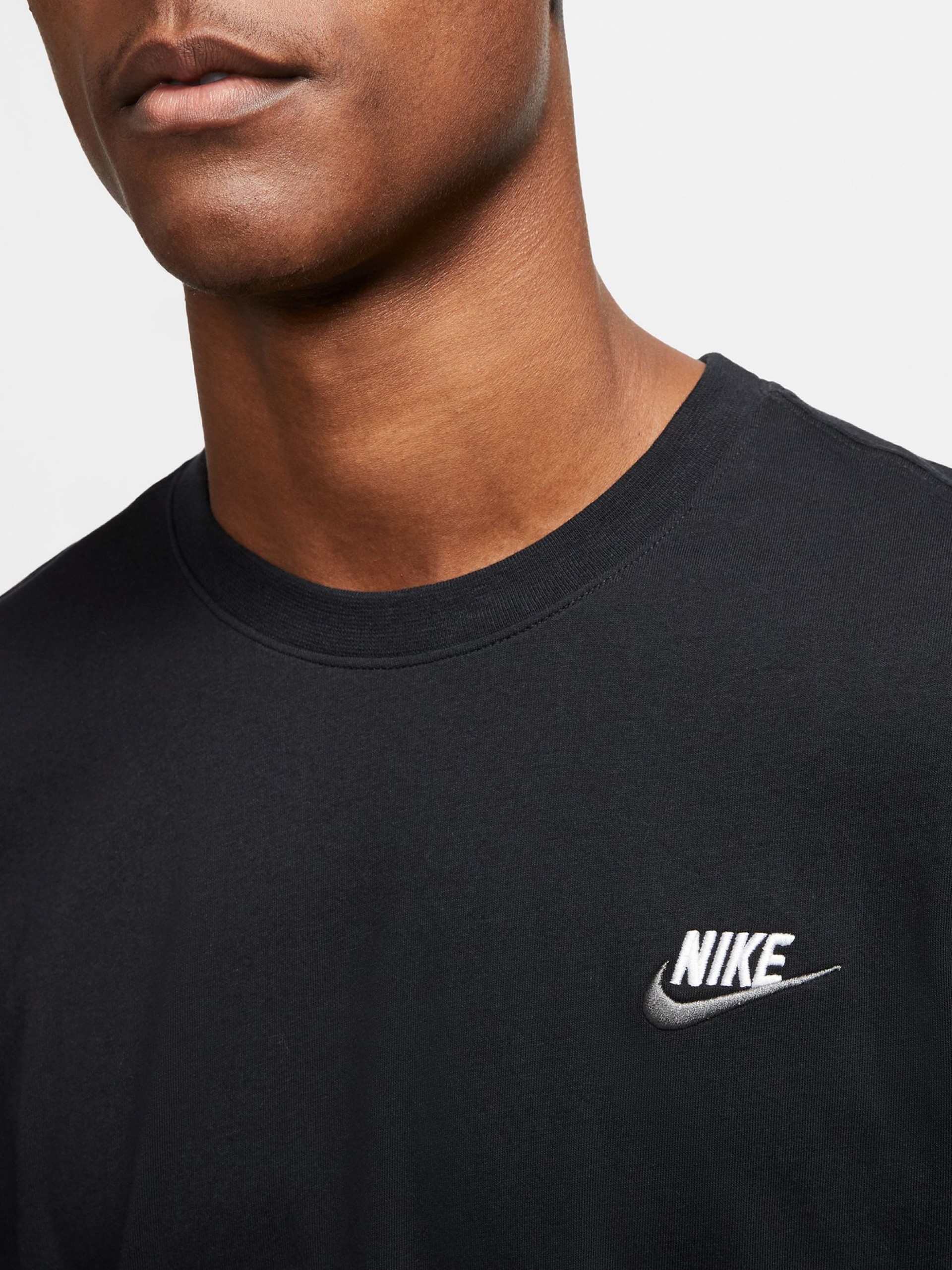 T-shirt Nike Sportswear Club Preta Para Homem