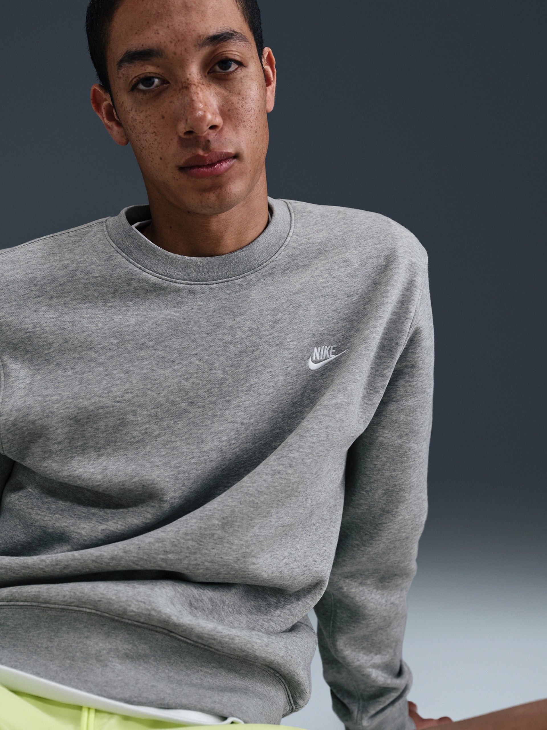 Camisola Nike Club Cinzenta Cardada Para Homem