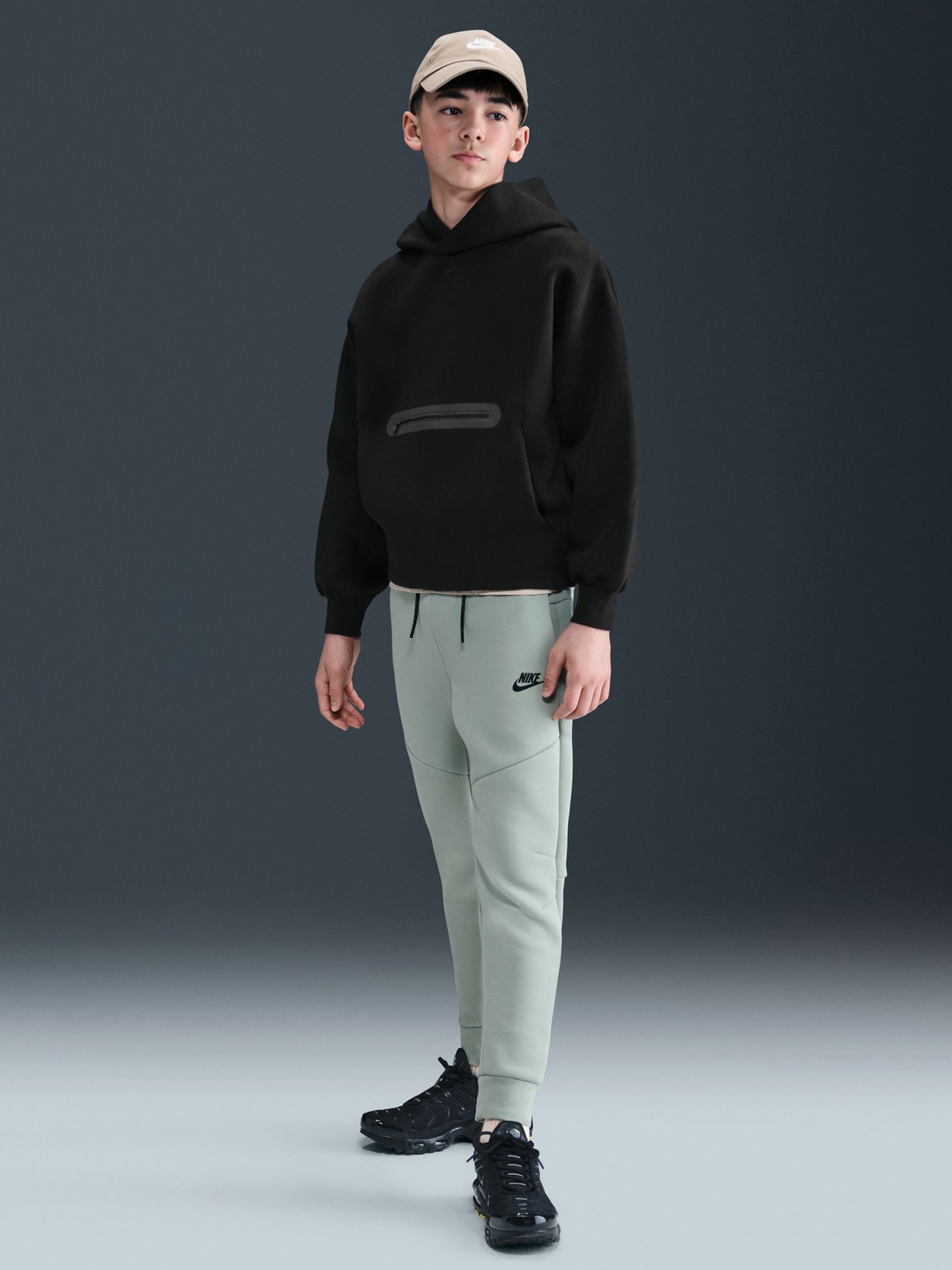 Camisola com Capuz Nike Sportswear Tech Fleece Júnior Preta