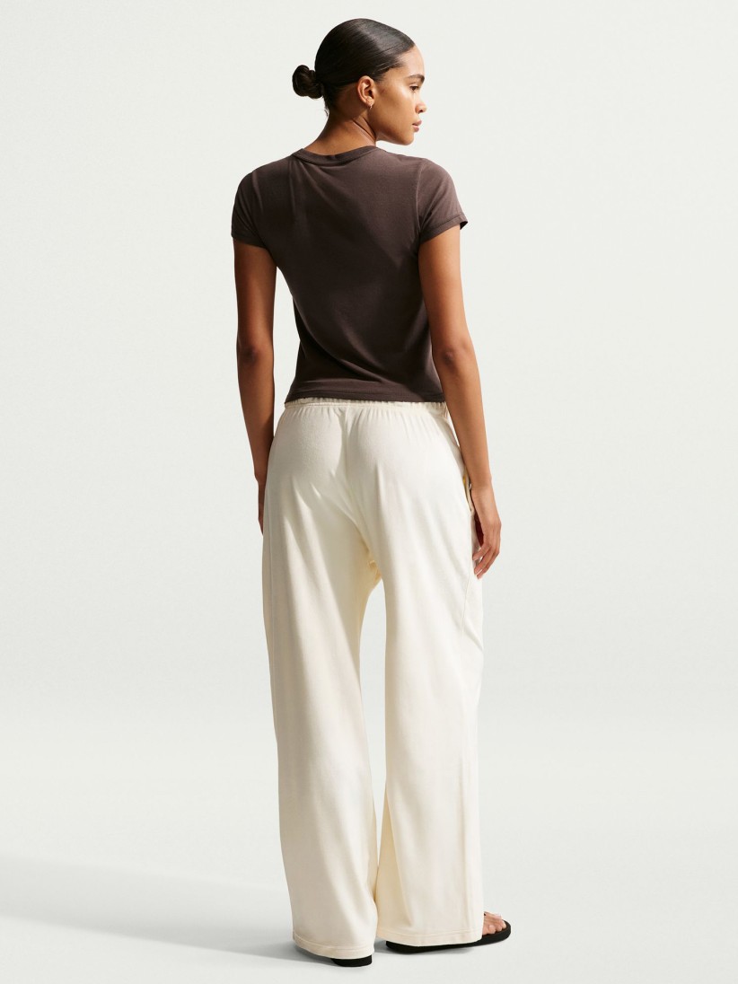 Camiseta Nike Sportswear Cropped Marrón Para Mujer Camiseta Nike Sportswear Cropped Marrón Para Mujer