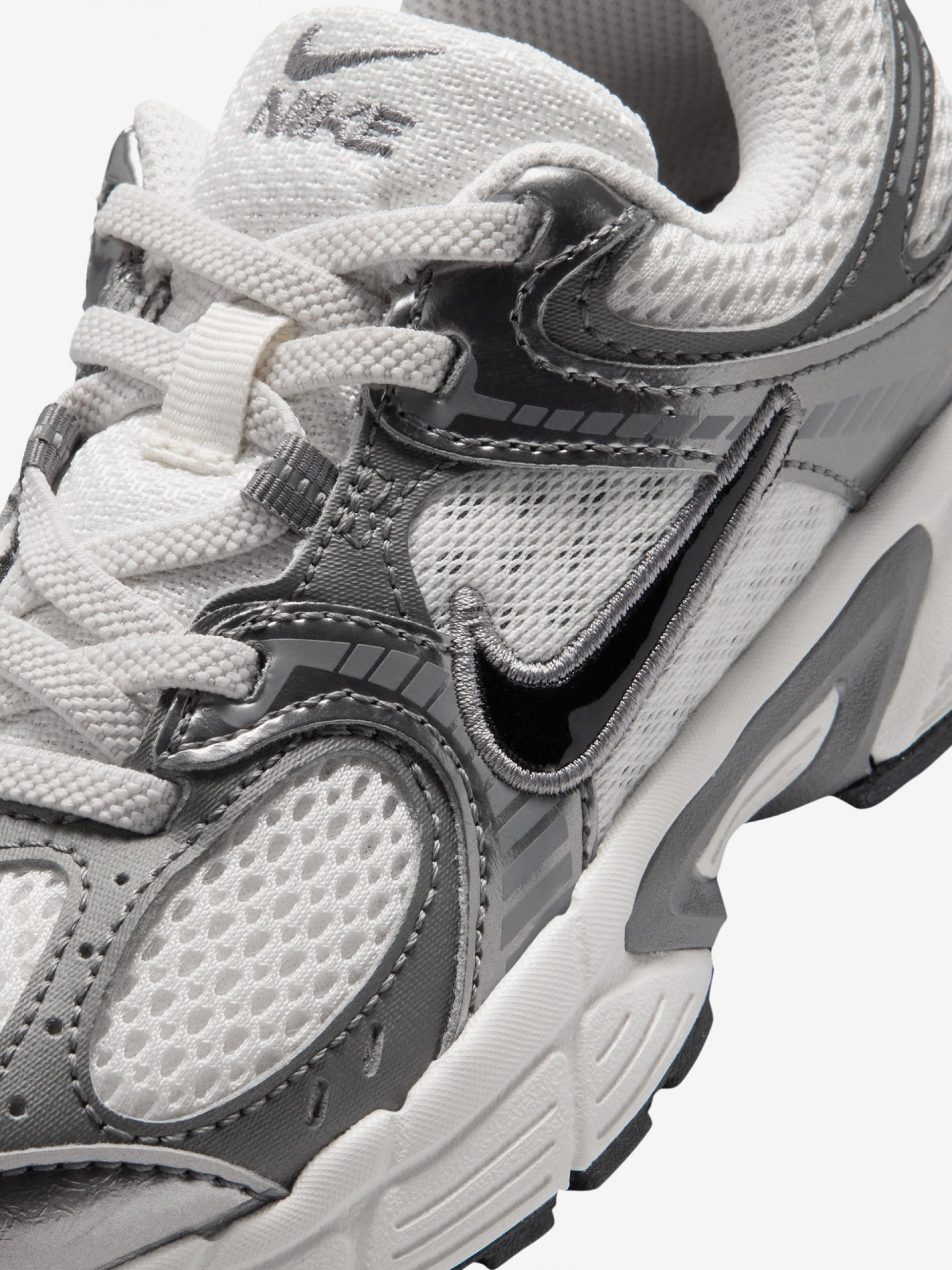 Nike V5 RNR White and Grey Sneakes For Children