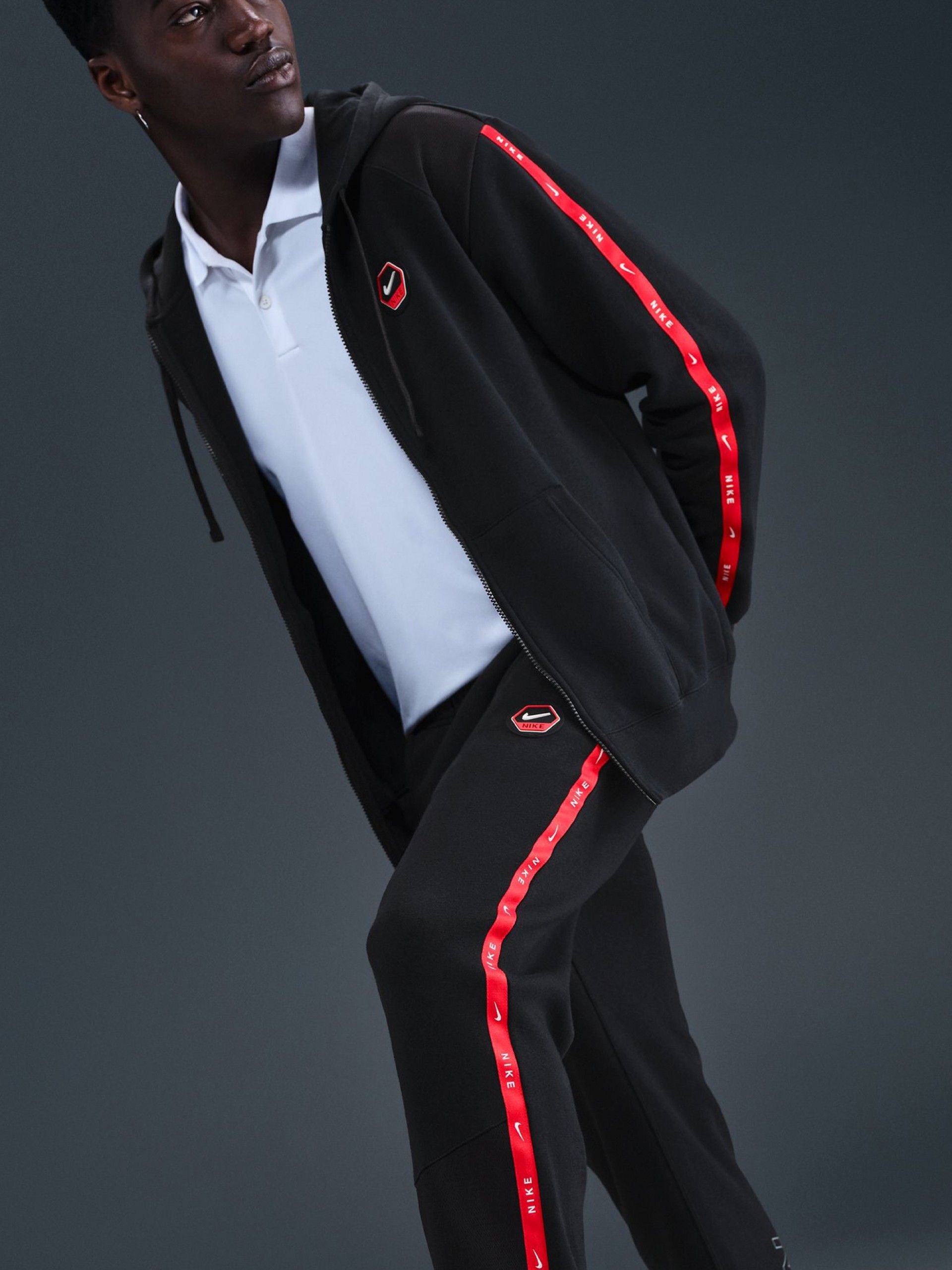 Calças Nike Sportswear City Side Pretas e Vermelhas Para Homem