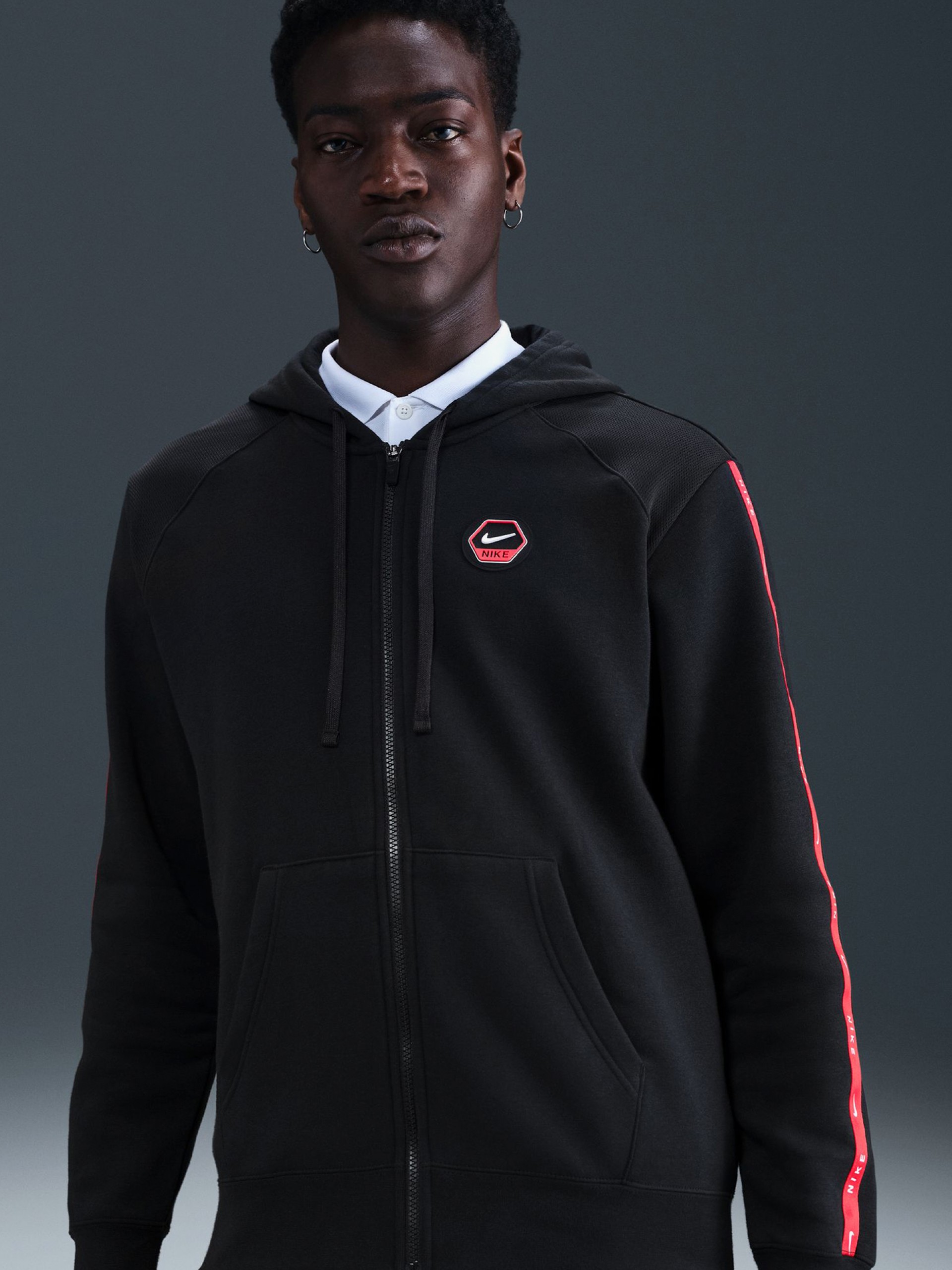Chaqueta con Capucha Nike Sportswear City Side Negra y Roja Para Hombre