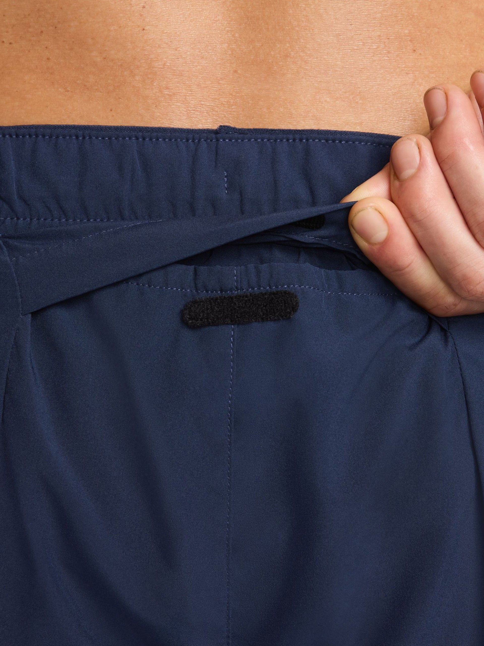 Nike Challenger Dri-FIT 23cm Blue Training Shorts For Men
